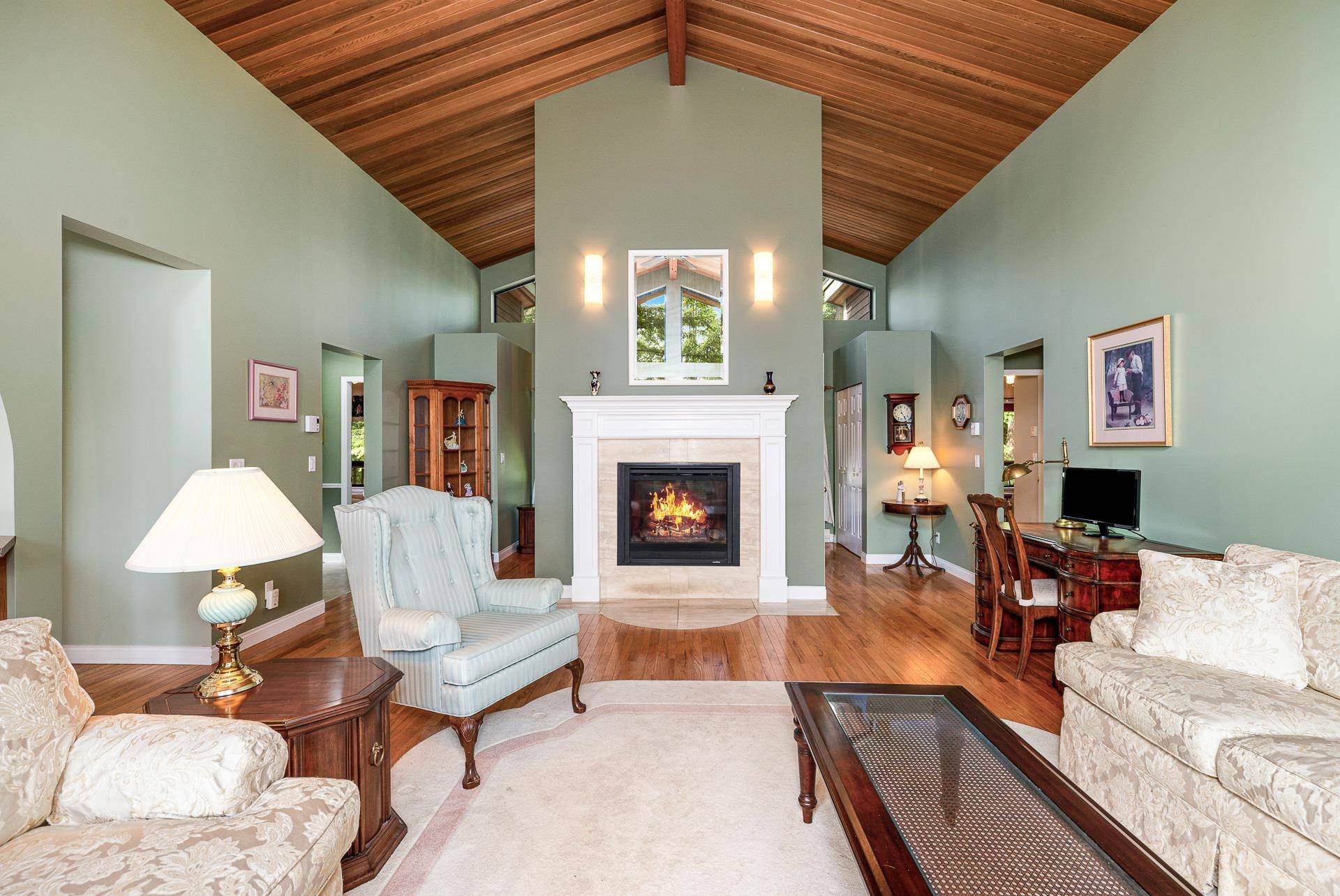 Mayne Island, BC V0N 2J2,242 Spinnaker DR