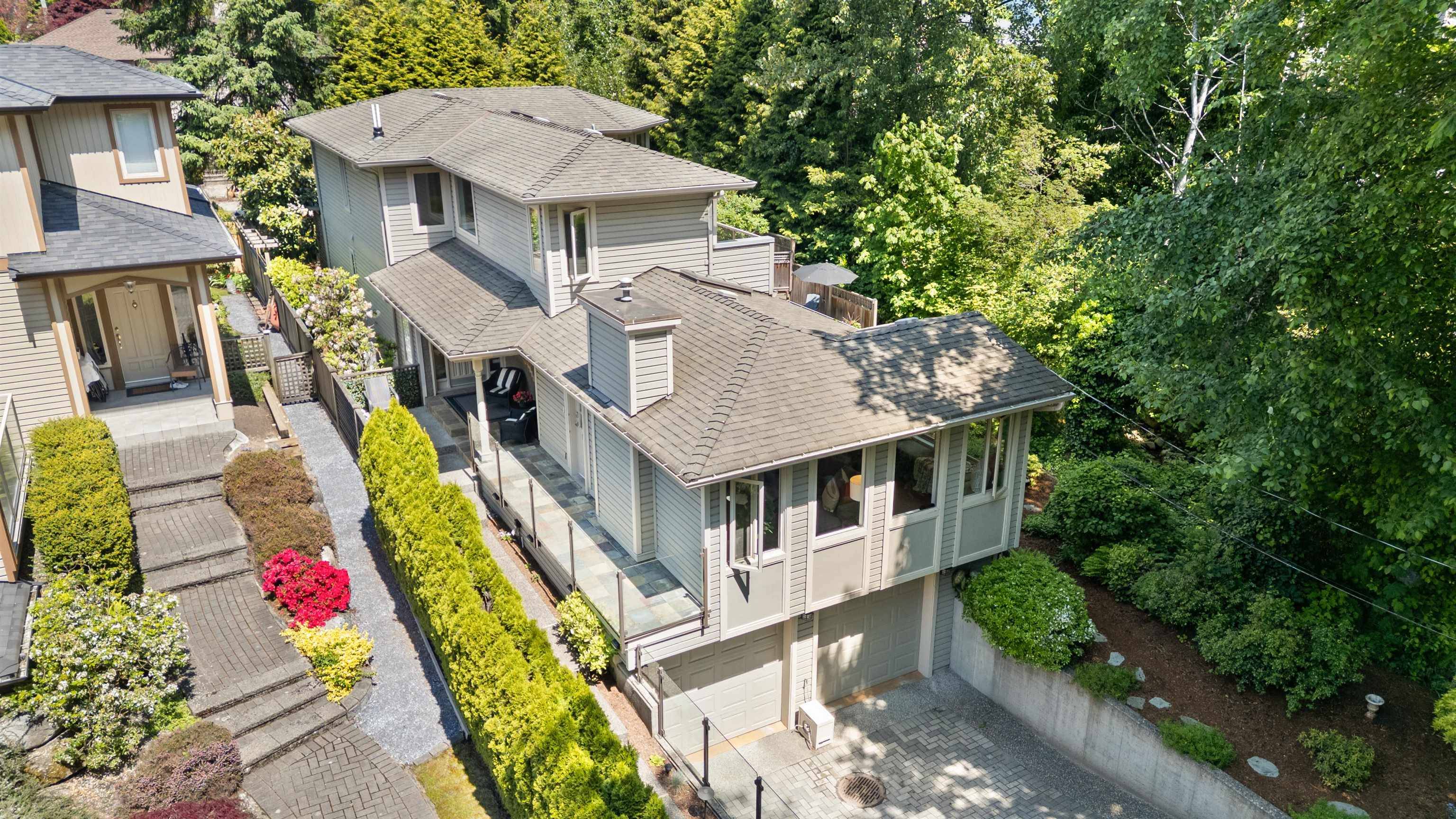 West Vancouver, BC V7V 1S2,1907 Esquimalt AVE