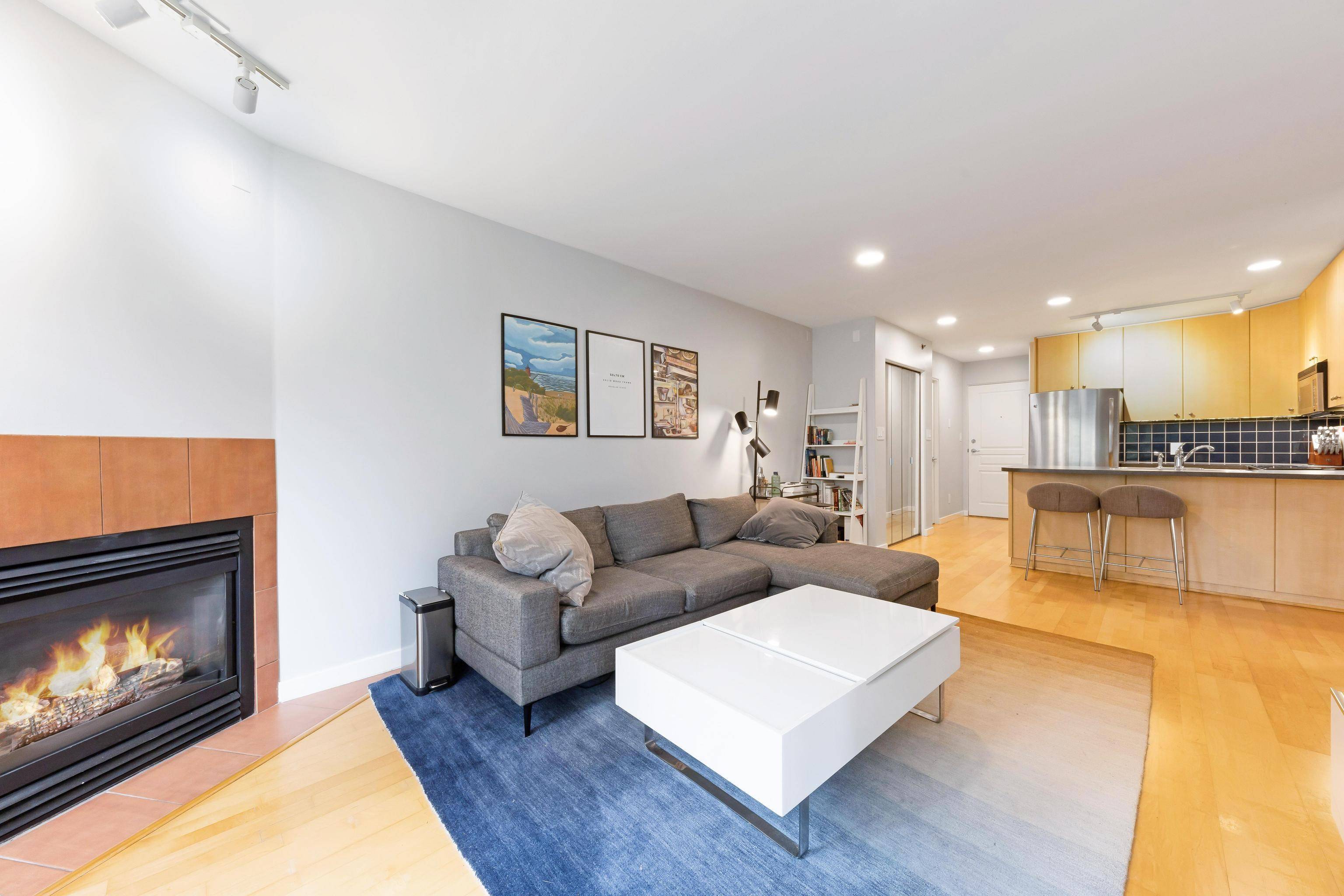 Vancouver, BC V6B 6M2,819 Hamilton ST #508