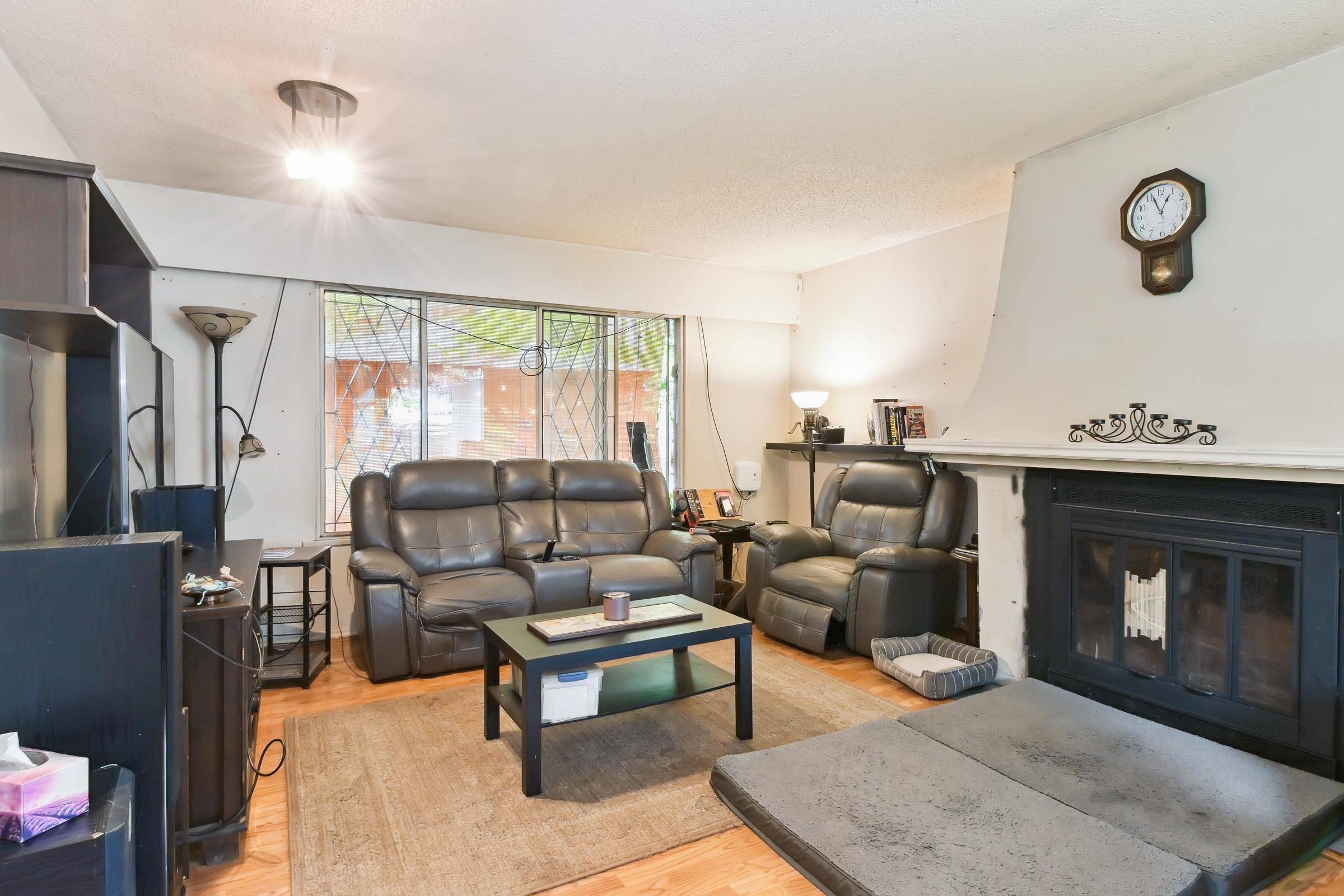 Surrey, BC V3R 5N6,14093 Park DR