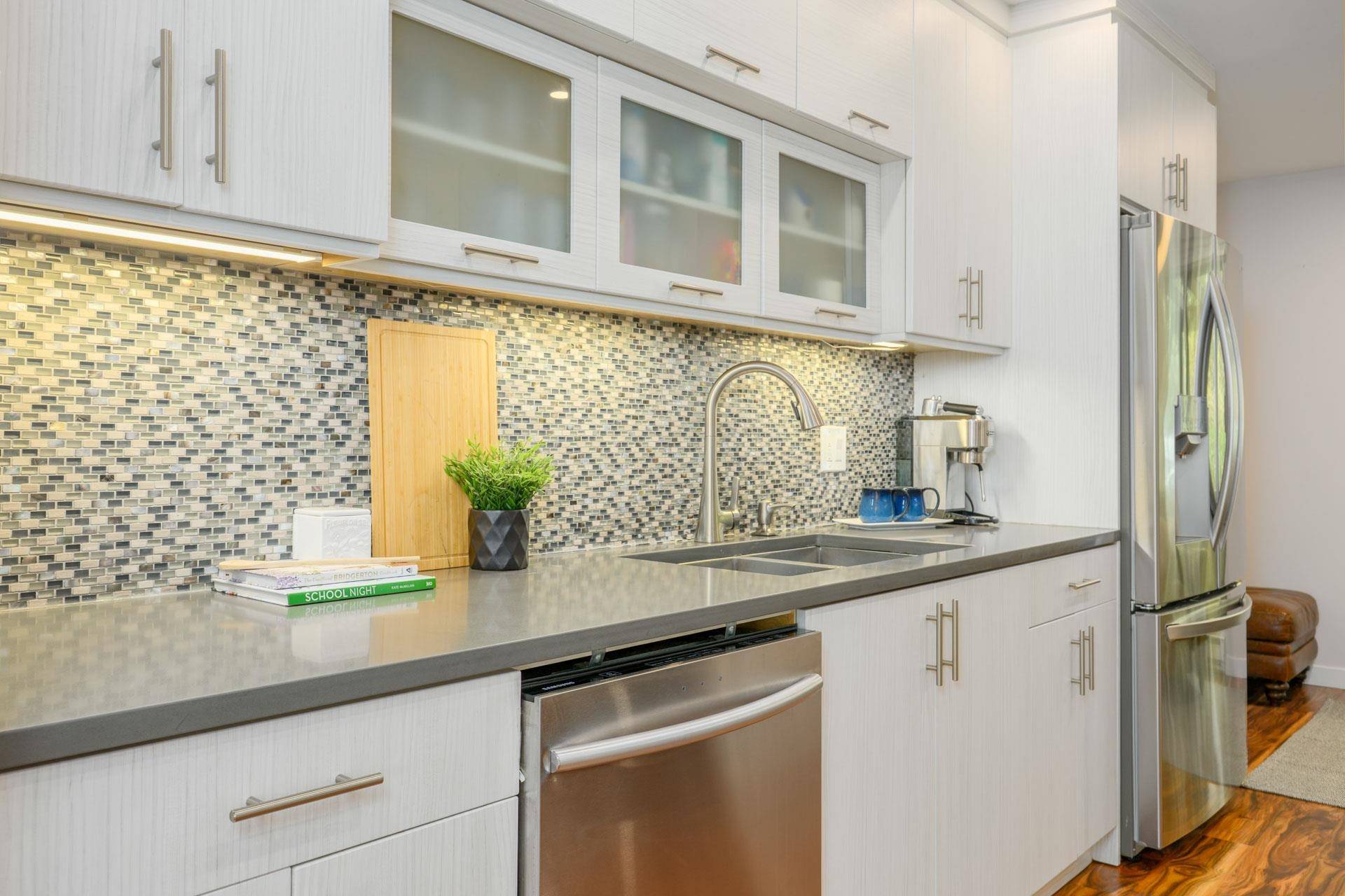 North Vancouver, BC V7M 1X3,159 W 19th ST