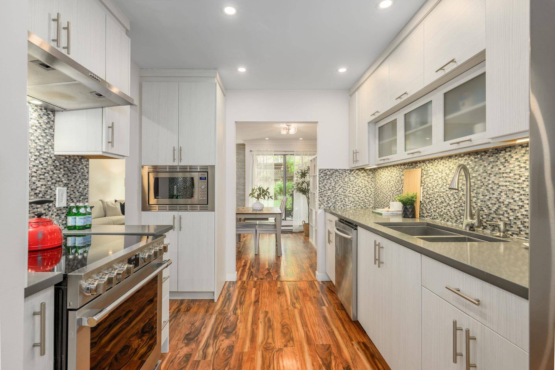 North Vancouver, BC V7M 1X3,159 W 19th ST
