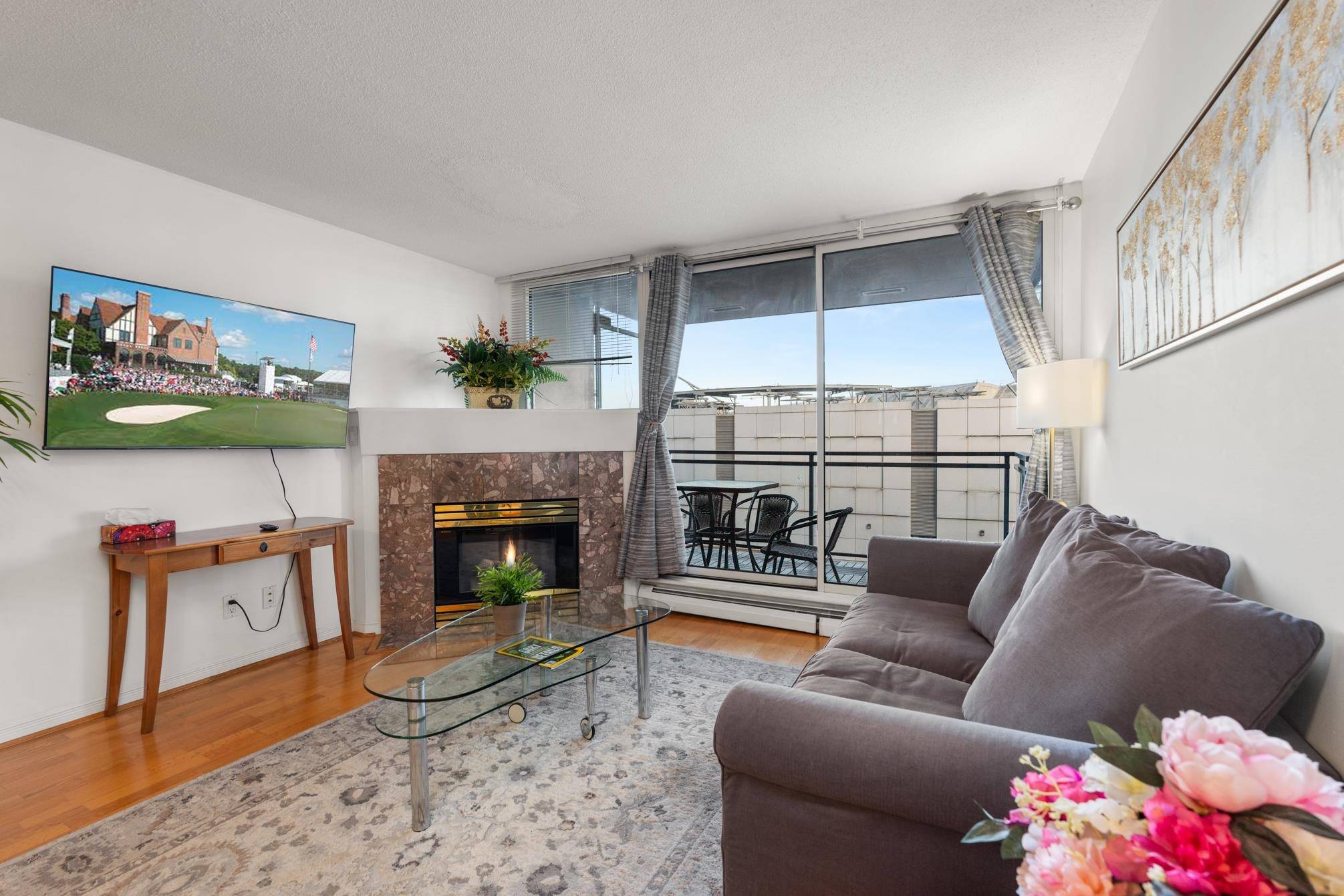 Vancouver, BC V6B 6B8,555 Abbott ST #610