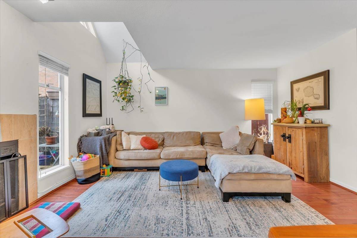 Vancouver, BC V6K 2C1,3060 W 8th AVE