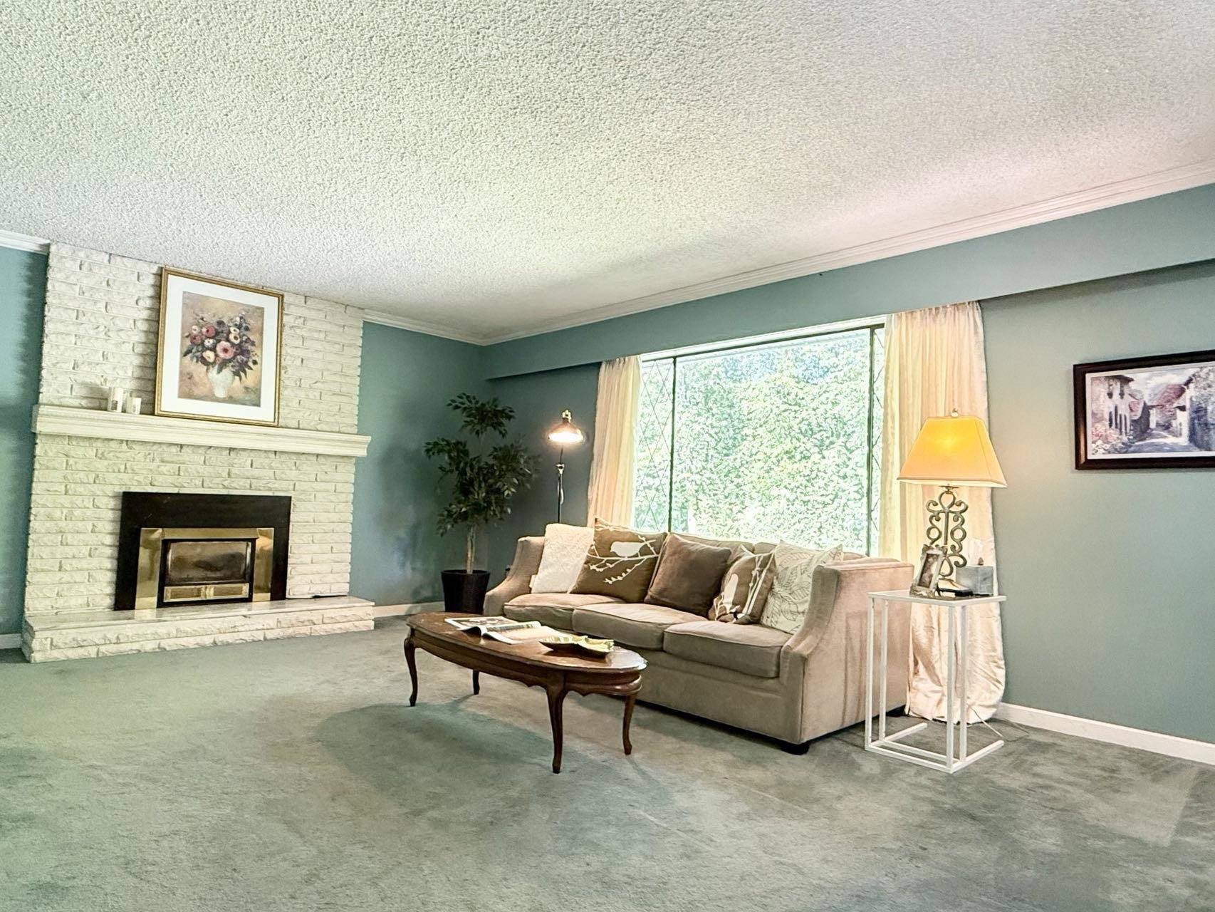Surrey, BC V3T 5A1,10615 142a ST