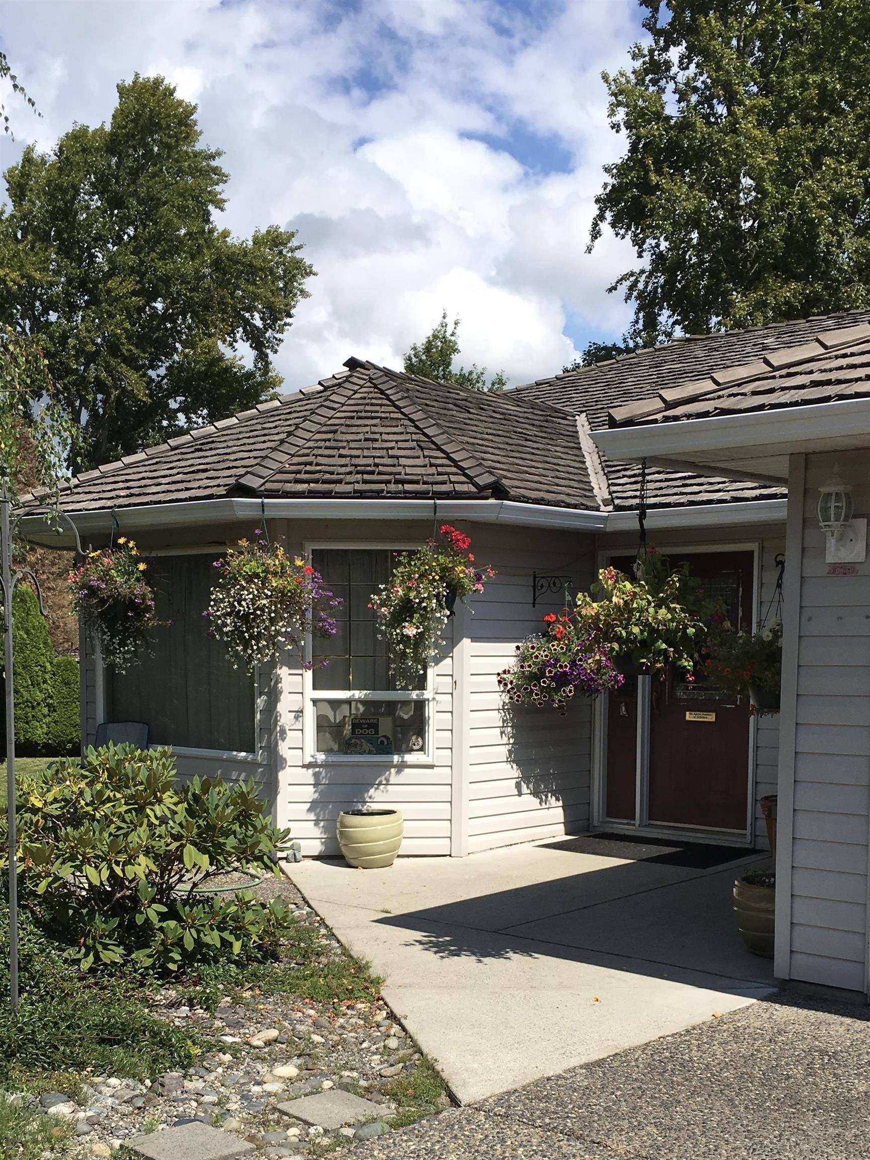 Surrey, BC V4A 4Z1,1187 King George BLVD