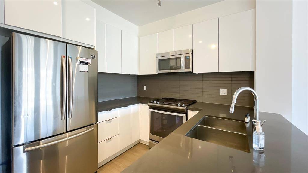 Surrey, BC V3Z 0N7,15168 33 AVE #224