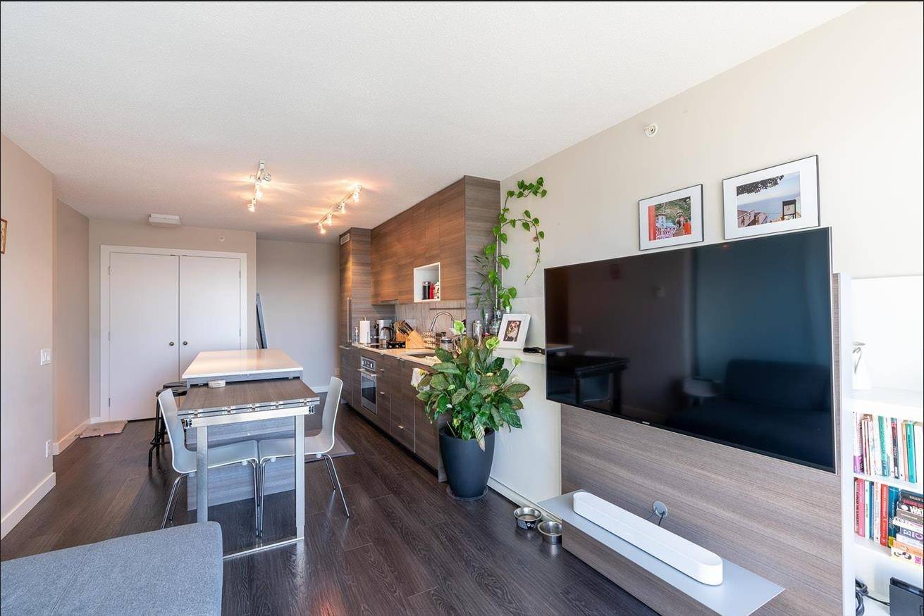 Surrey, BC V3T 1V6,13398 104 AVE #2612