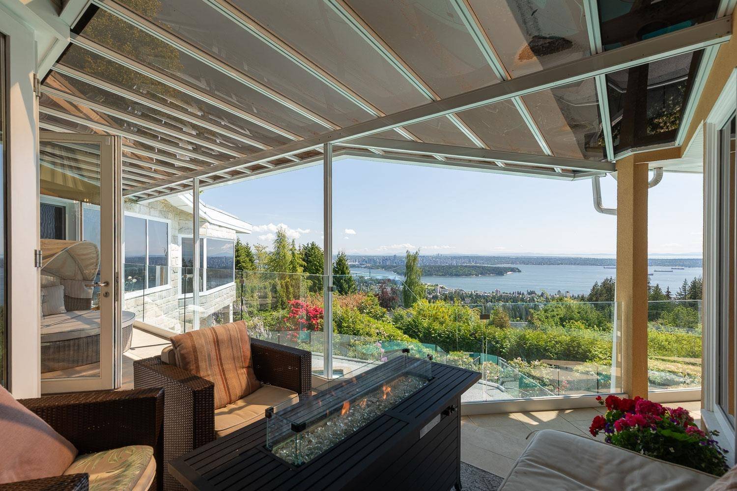 West Vancouver, BC V7S 2N6,1438 Chippendale RD