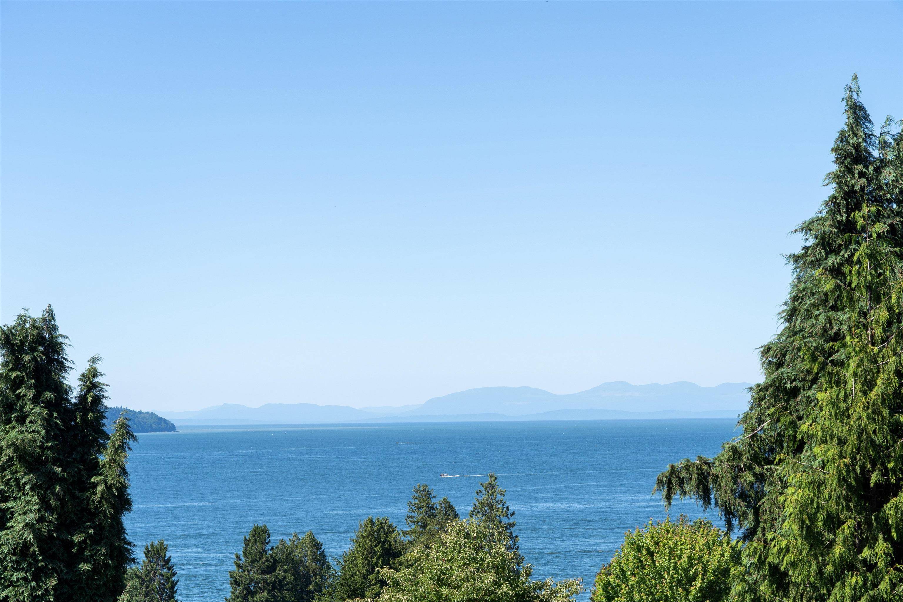 West Vancouver, BC V7V 2J4,2678 Mathers AVE