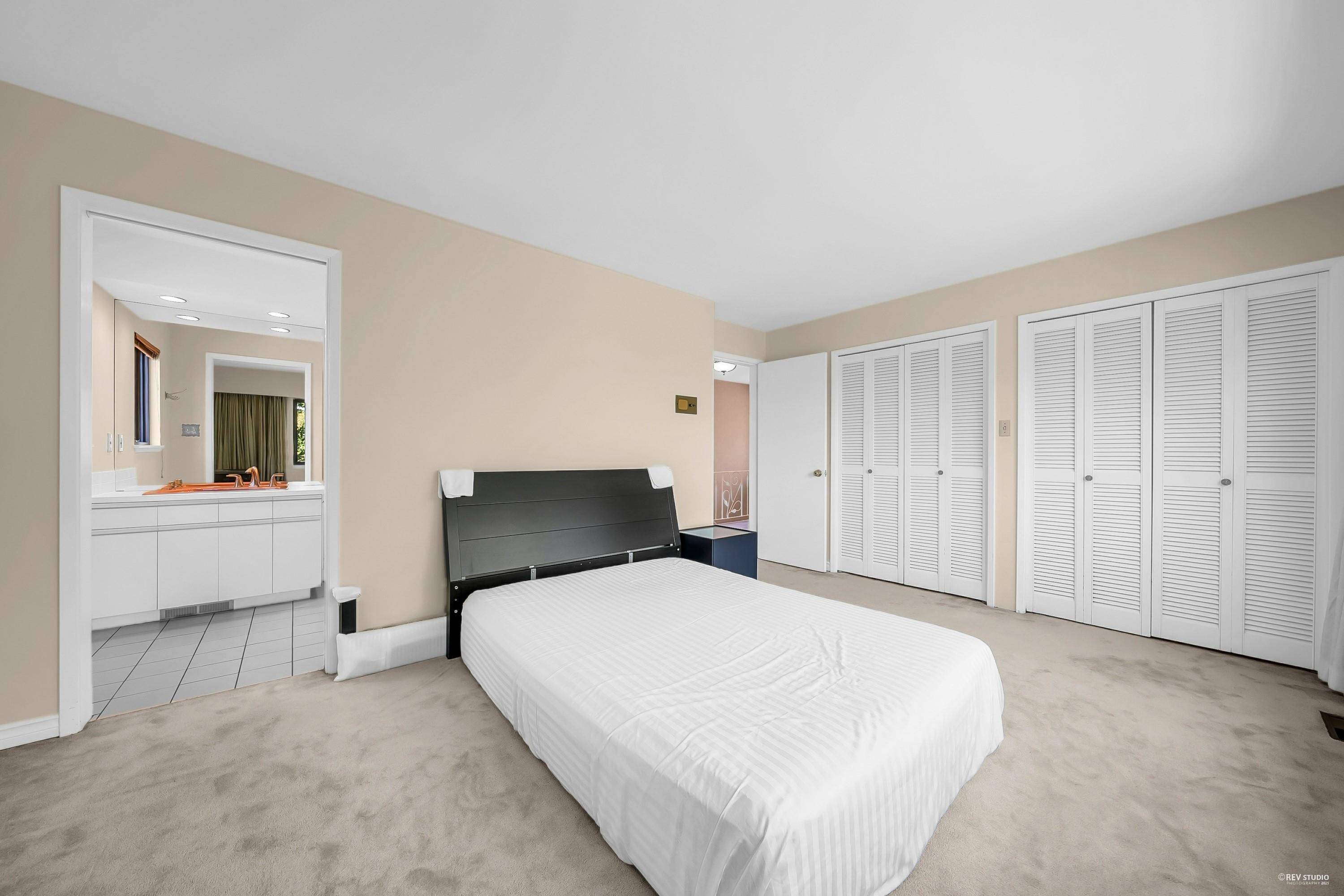 Vancouver, BC V6L 2B2,2208 W 32nd AVE