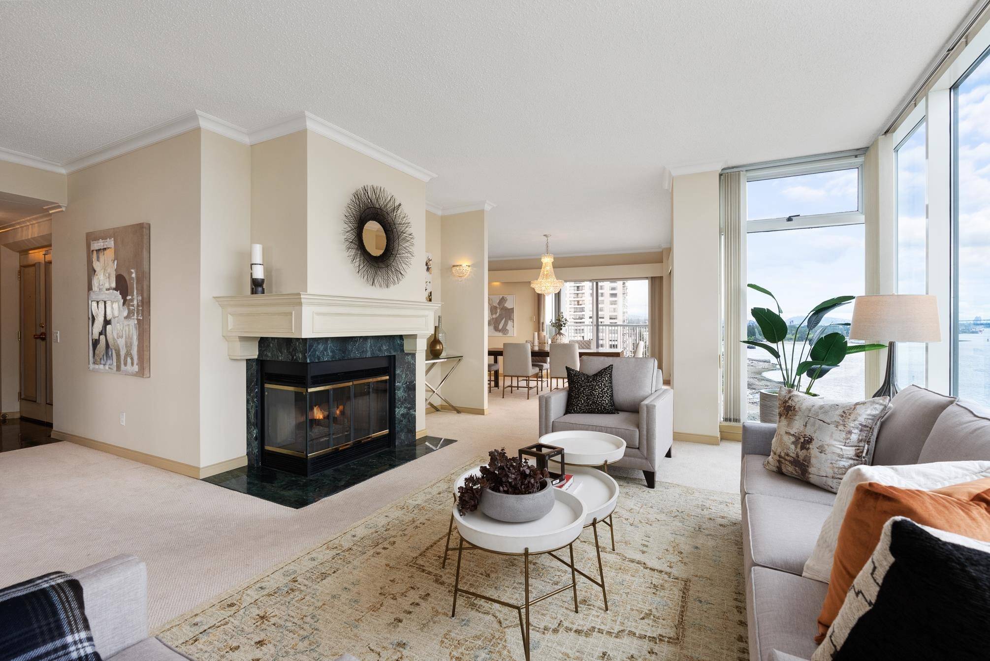 West Vancouver, BC V7V 1A4,2120 Argyle AVE #1401