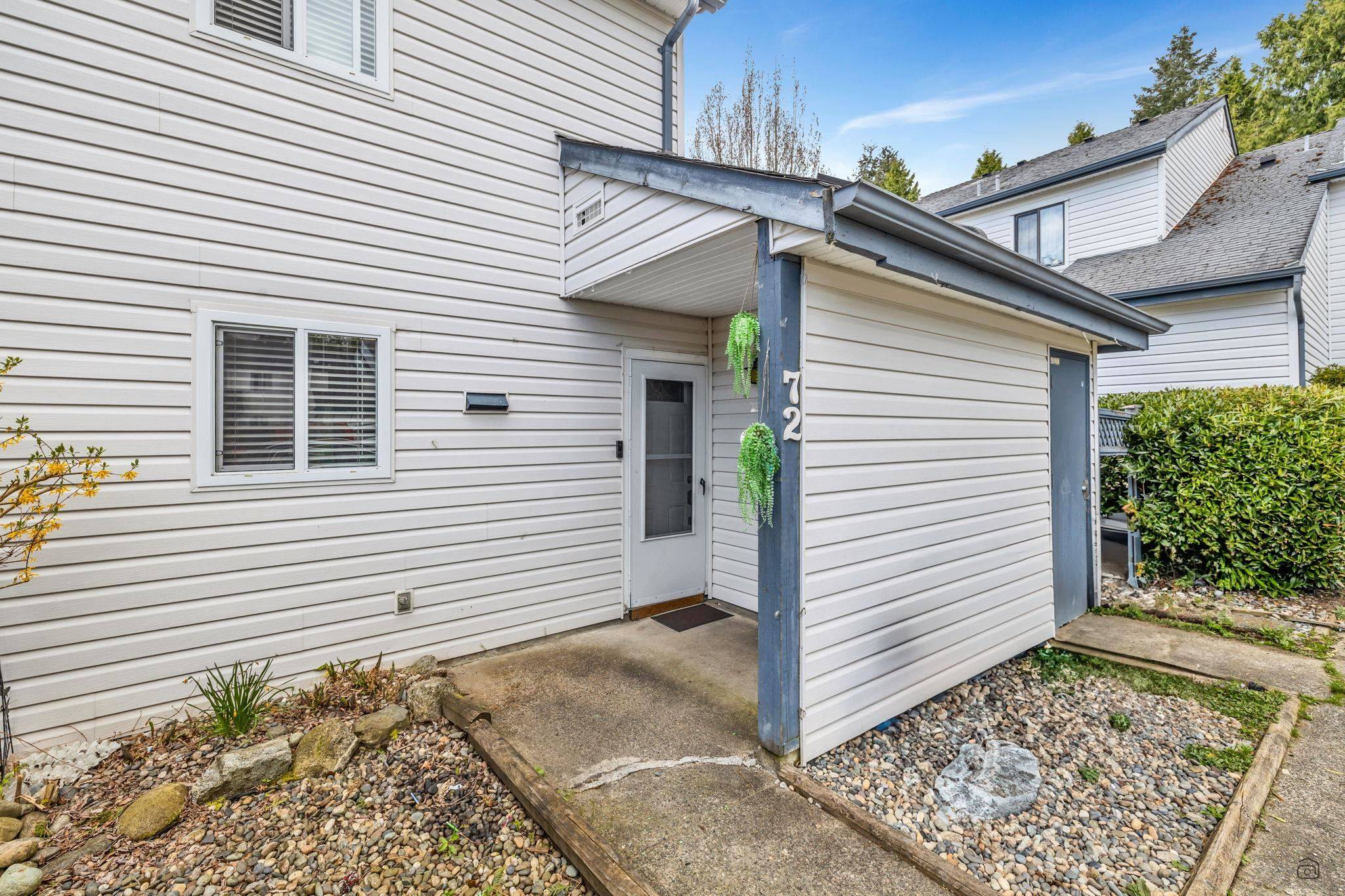Surrey, BC V3W 5G7,6649 138 ST #72