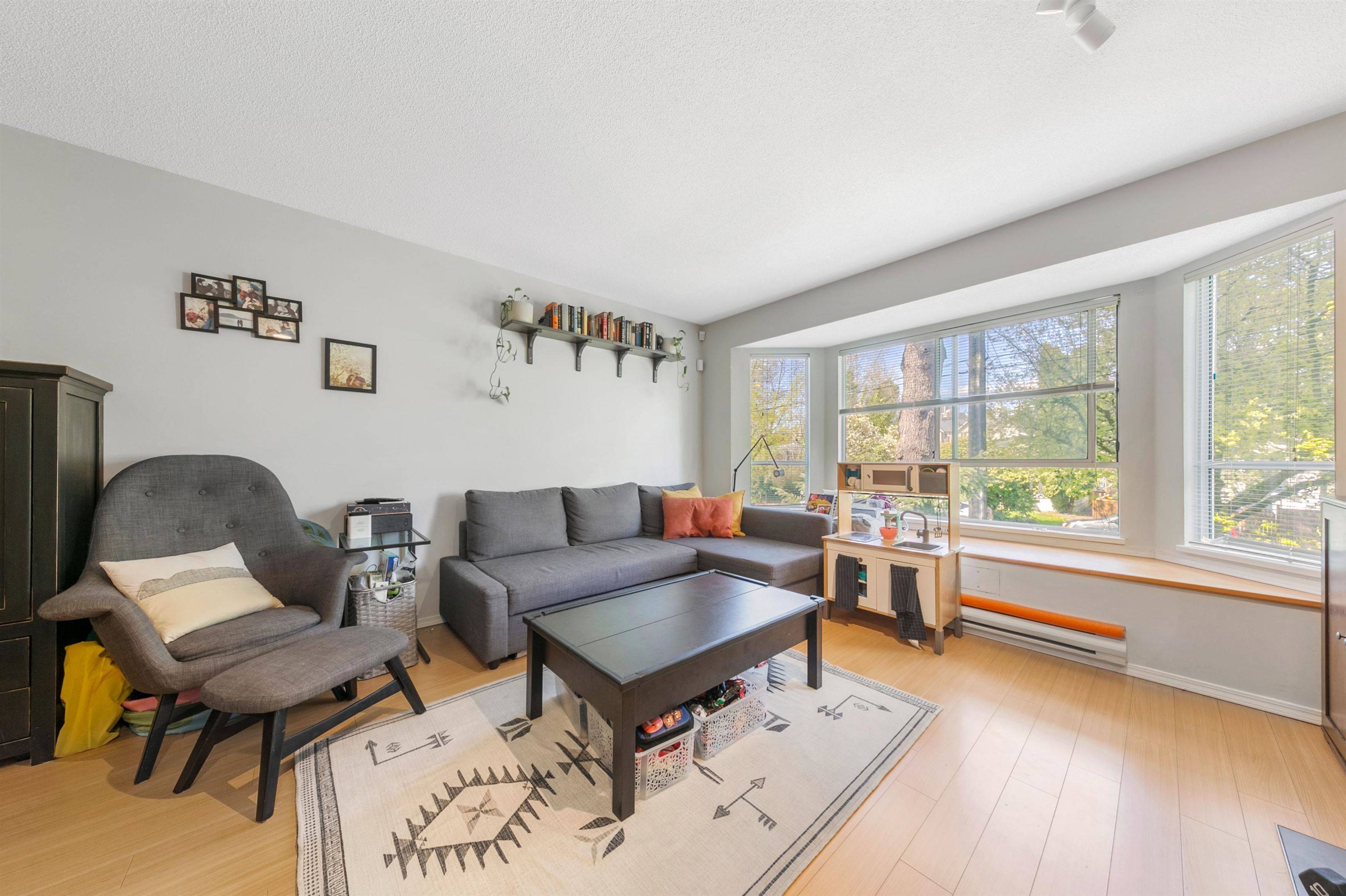 Burnaby, BC V3N 1T7,7184 Stride AVE #14