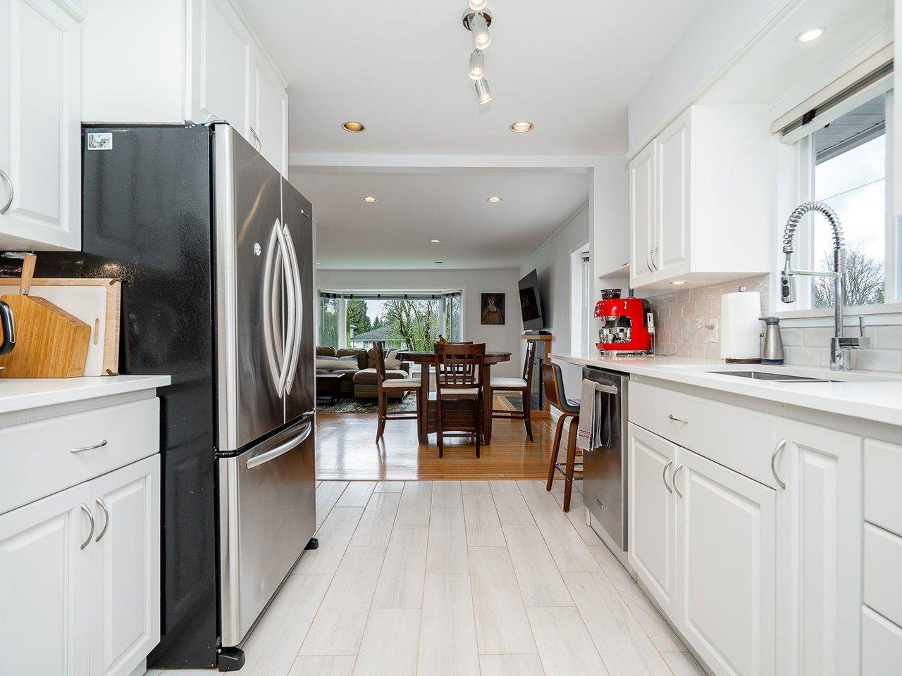 Burnaby, BC V3N 1K3,8278 18th AVE