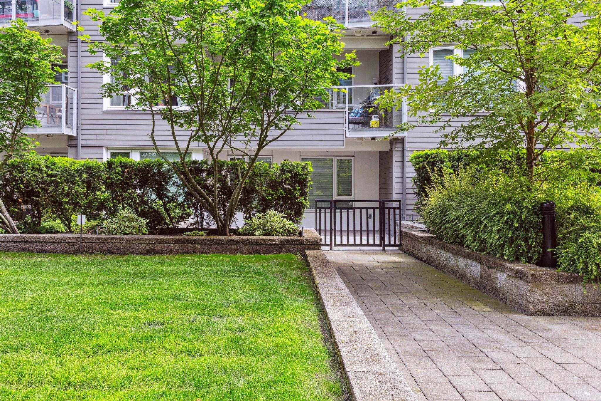 North Vancouver, BC V7M 3G8,255 W 1st ST #111