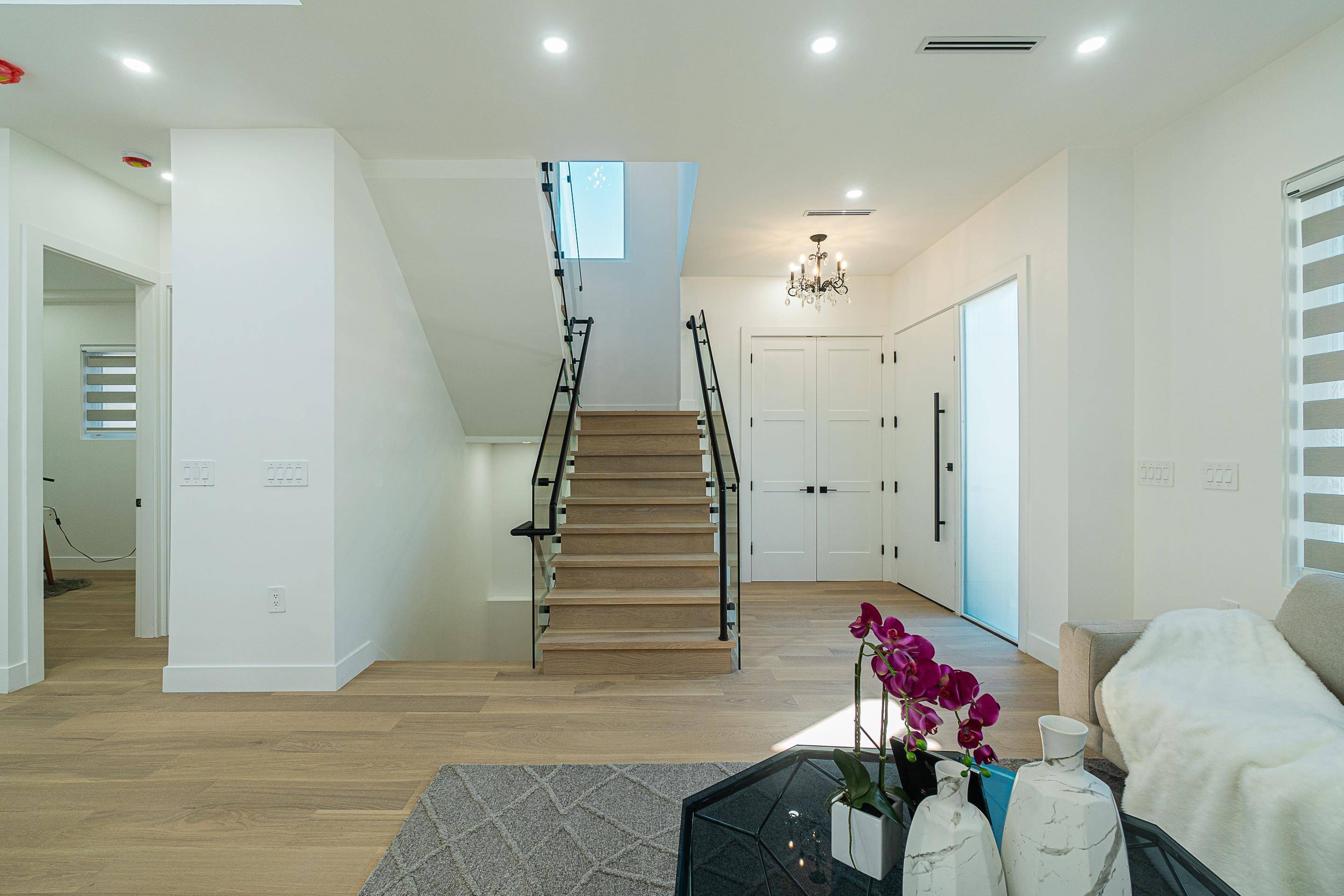 Burnaby, BC V5C 2M2,4152 Pender ST