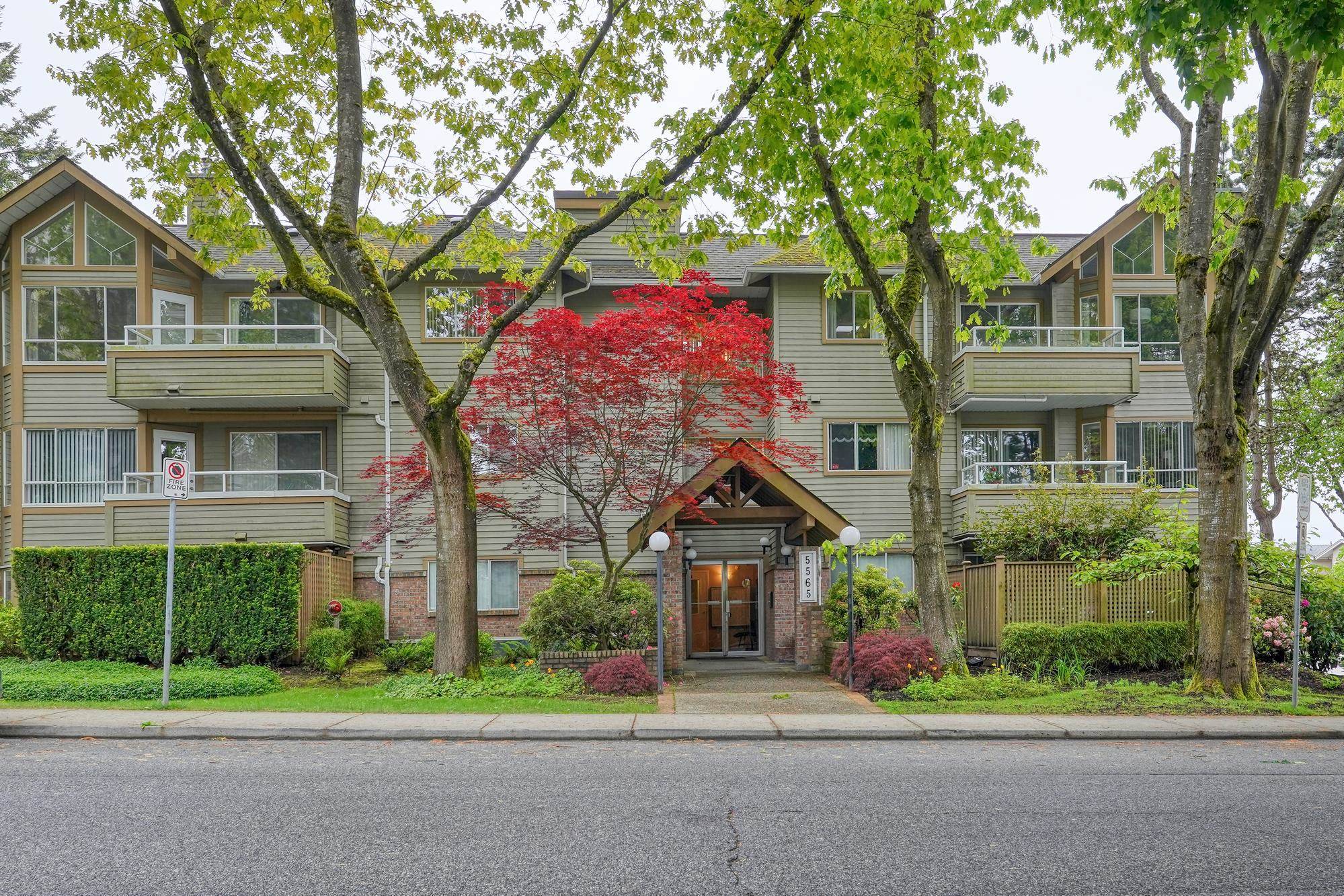 Burnaby, BC V5H 2M2,5565 Inman AVE #307