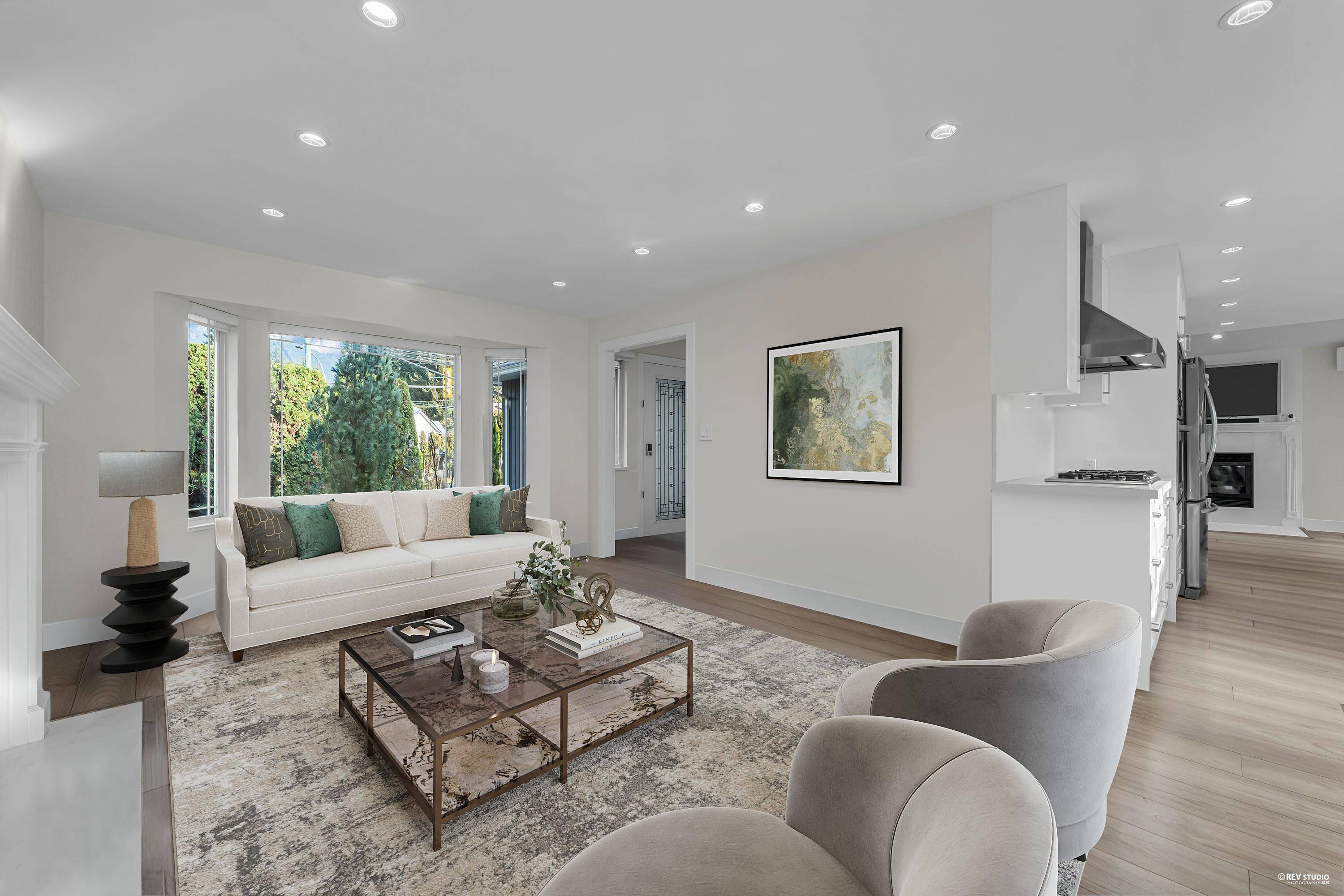 North Vancouver, BC V7M 1W3,633 Fir ST