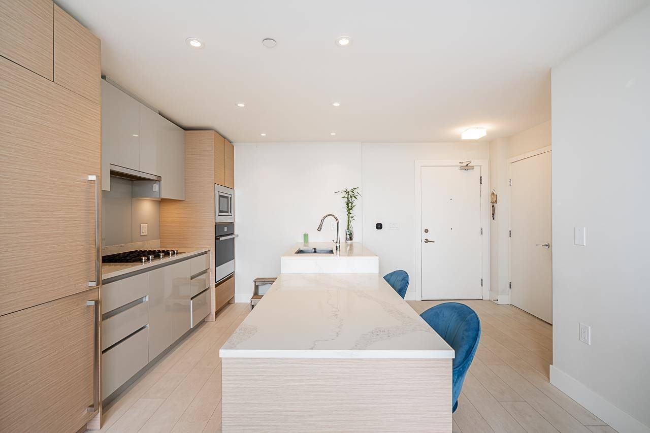 Vancouver, BC V5S 0J8,3538 E Sawmill CRES #2305