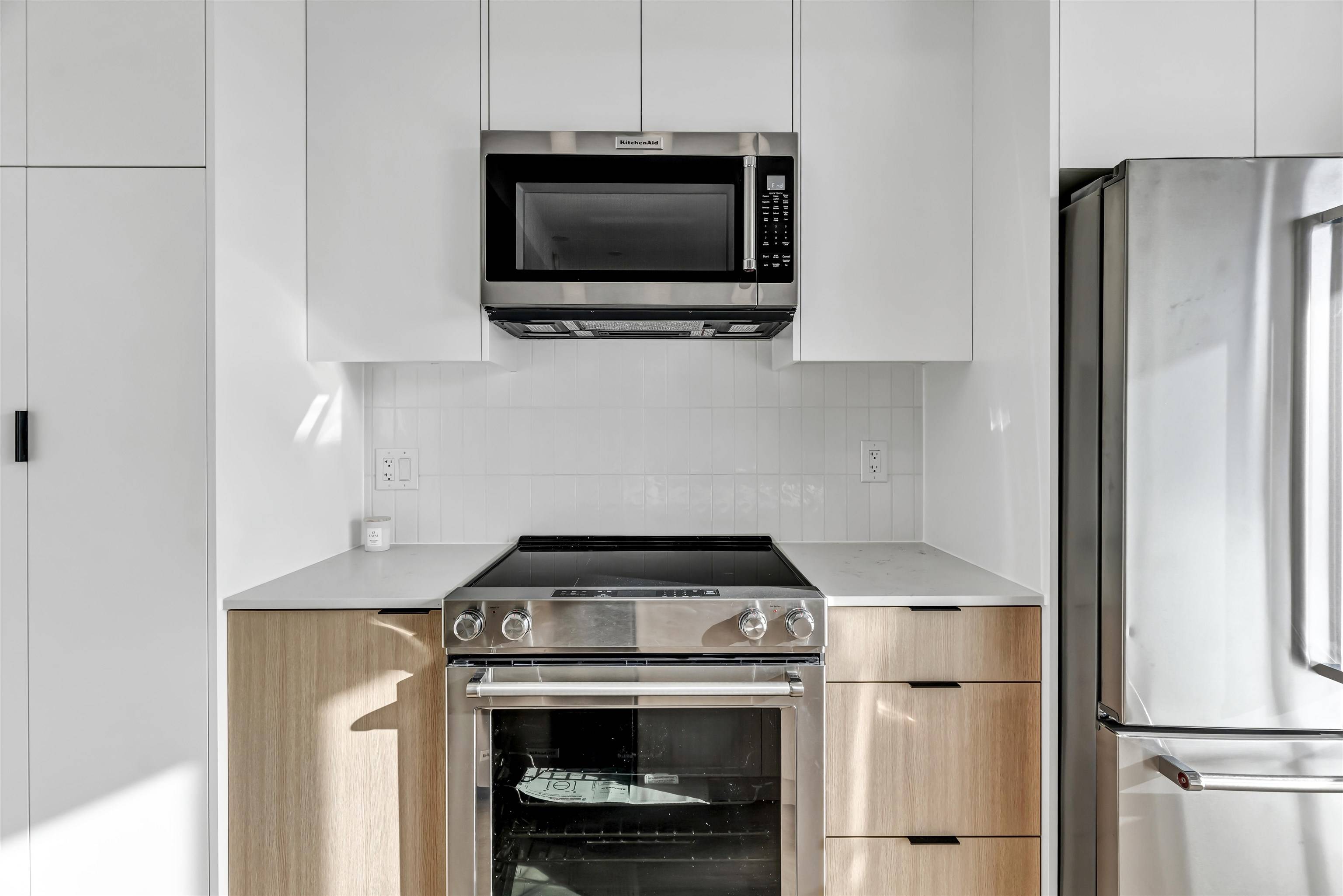 Coquitlam, BC V3K 2E3,1306 Laval SQ #114