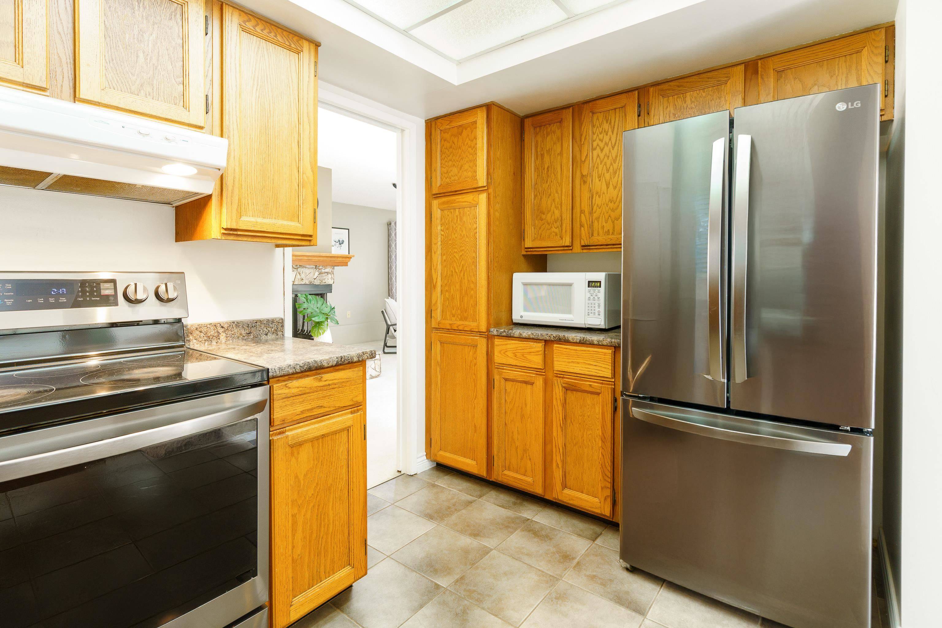 Coquitlam, BC V3E 1S6,1261 Lansdowne DR