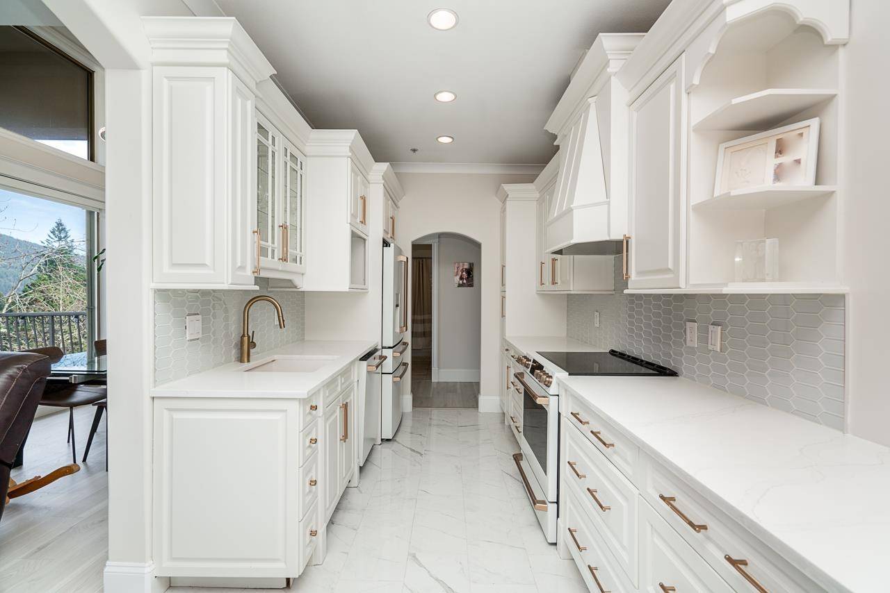 Coquitlam, BC V3E 3J2,3176 Plateau BLVD #408