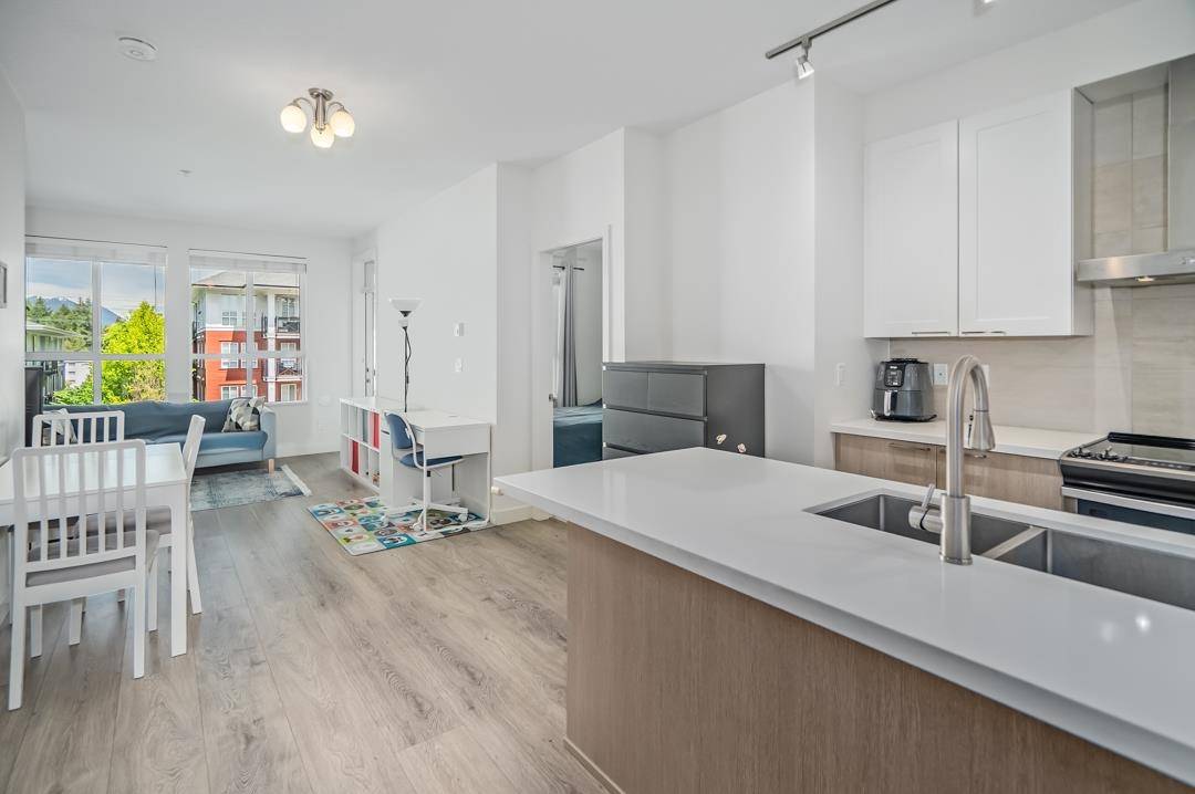 Coquitlam, BC V3J 0E5,611 Regan AVE #303