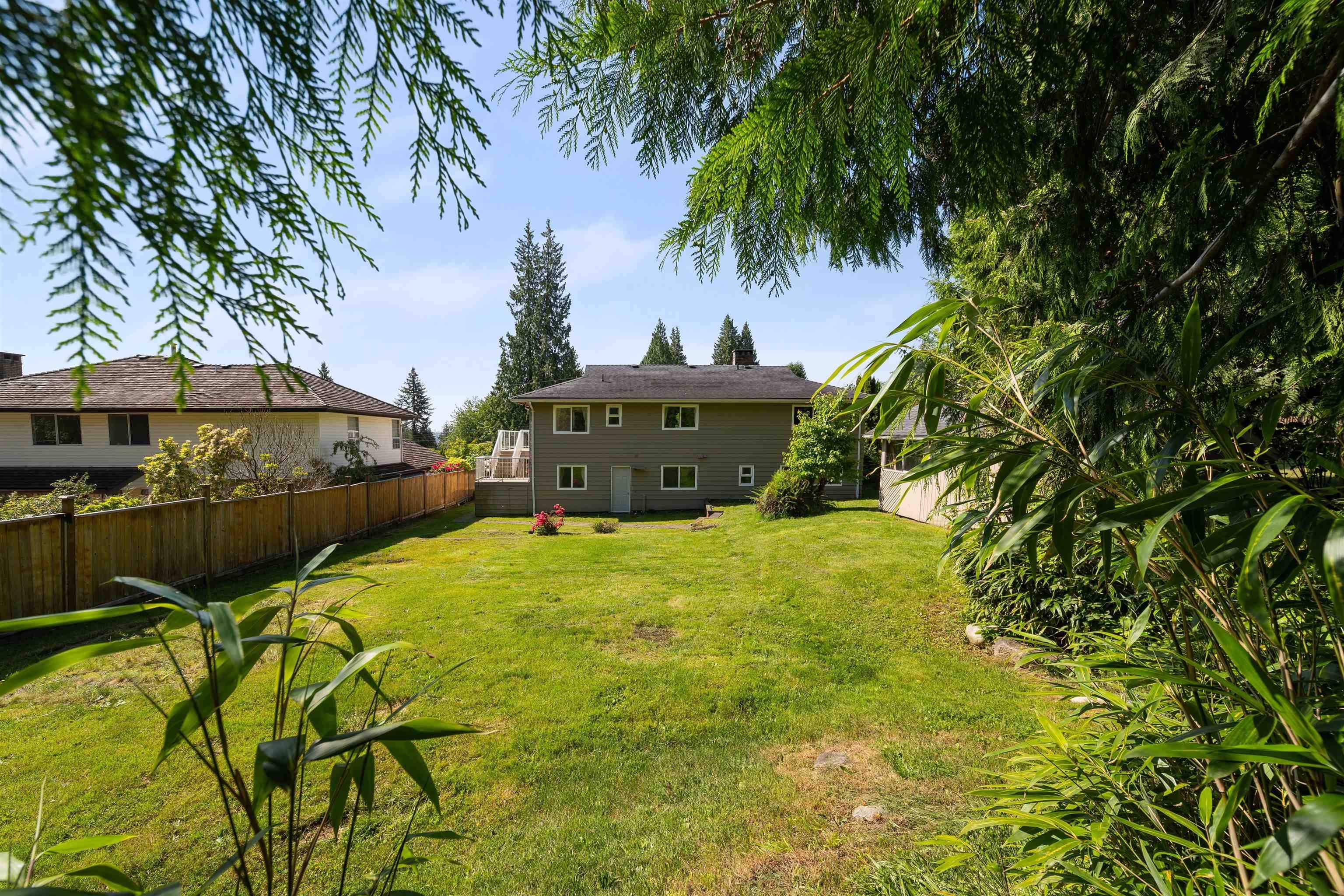 North Vancouver, BC V7J 1K7,1190 E 15th ST