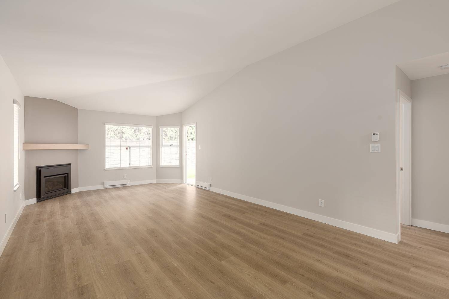 Surrey, BC V3W 5G5,6537 138 ST #46