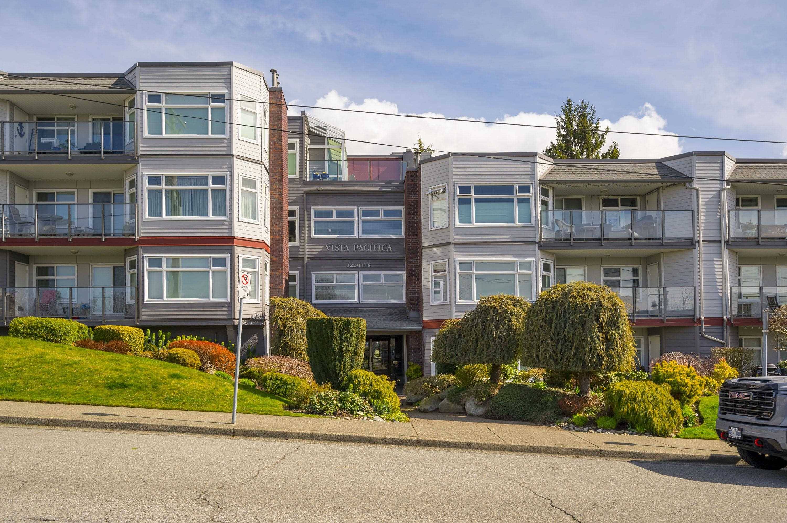 White Rock, BC V4B 4B1,1220 Fir ST #308