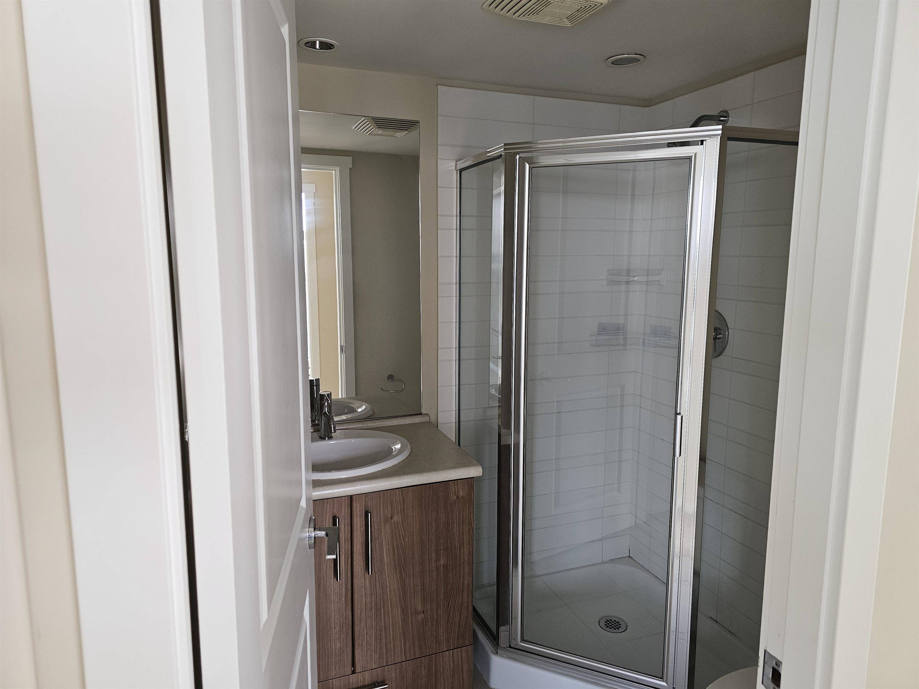 Burnaby, BC V5C 0B2,2289 Yukon CRES #1703