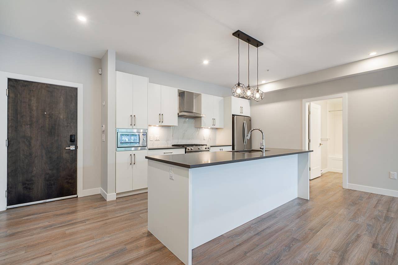 Surrey, BC V3Z 1H3,15436 31 AVE #210