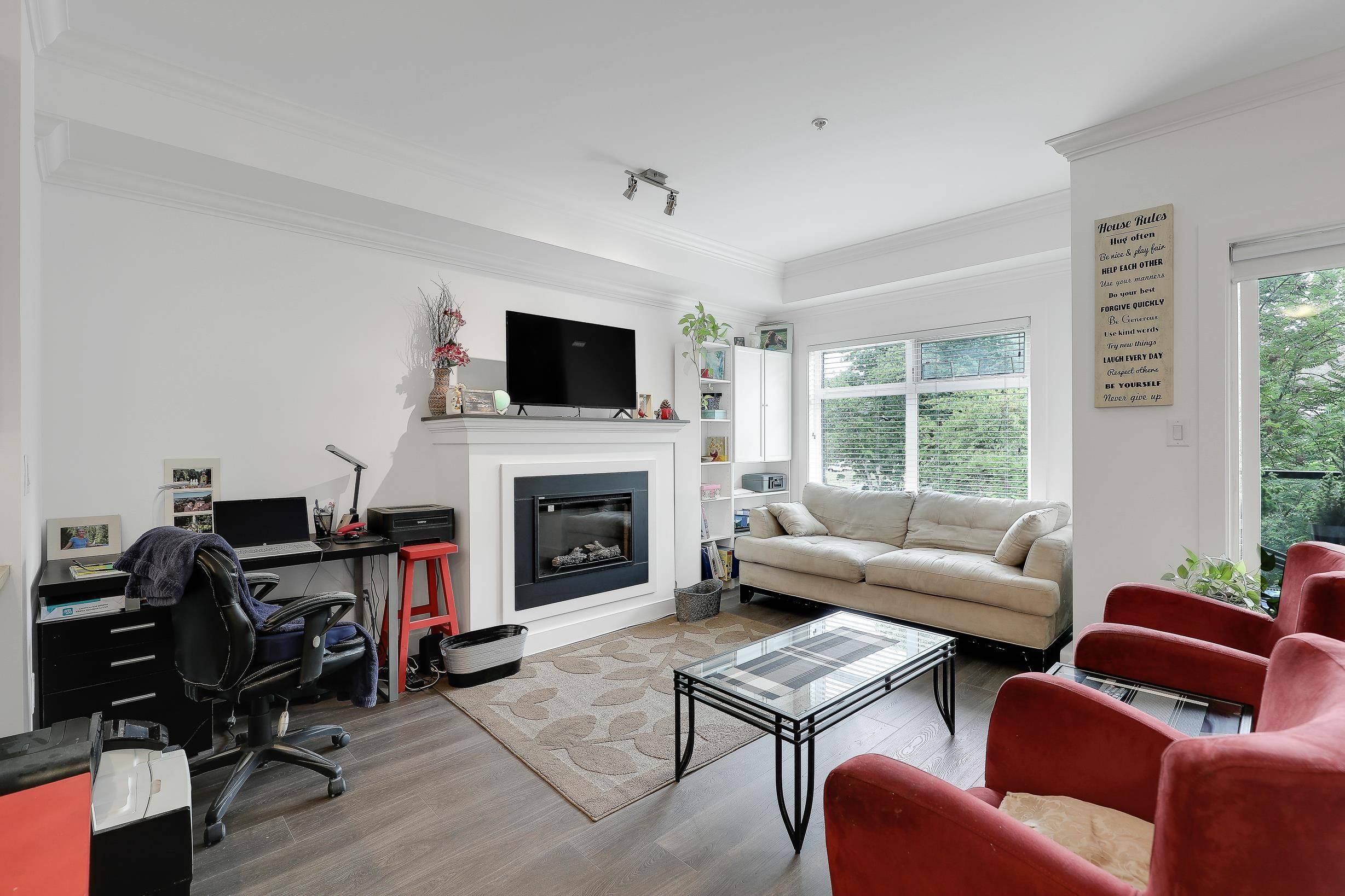 Maple Ridge, BC V2X 9C9,11566 224 ST #302