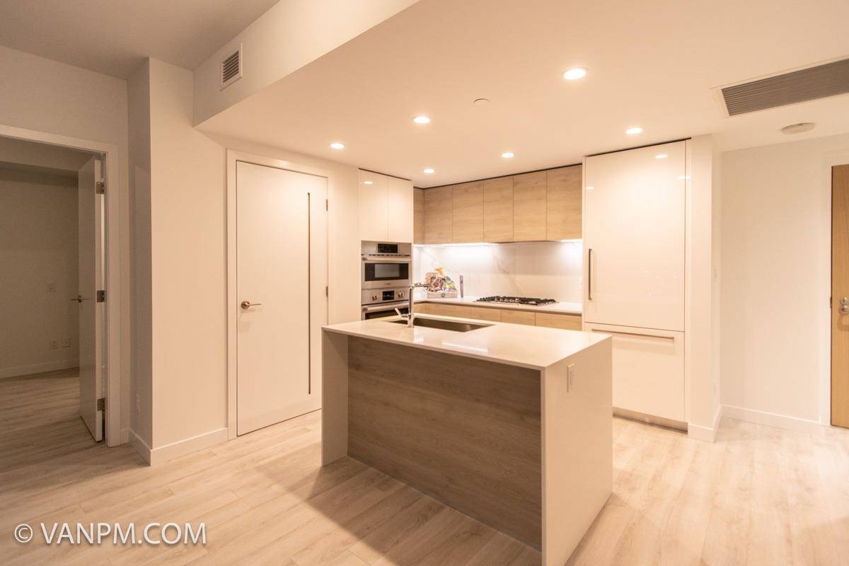 Burnaby, BC V5C 0M6,2085 Skyline CT #405