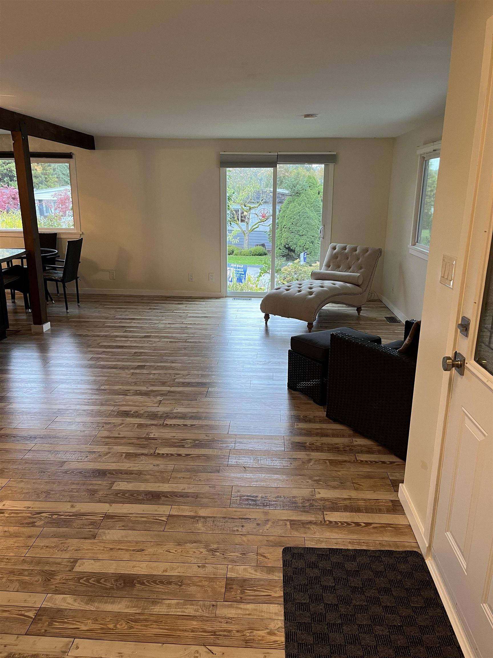 Surrey, BC V4A 4X4,1840 160 ST #6