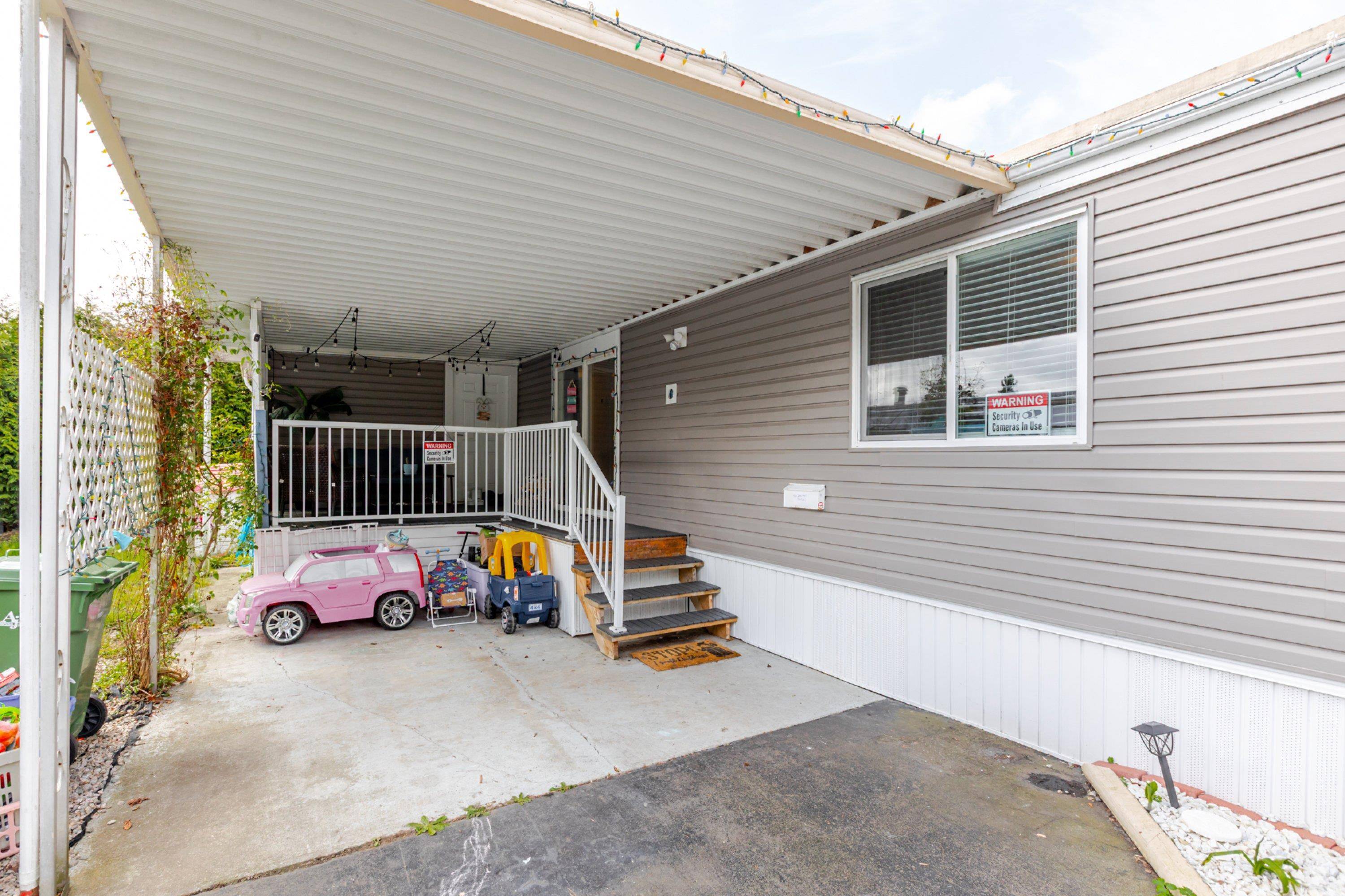 Surrey, BC V3A 4X4,1840 160 ST #221