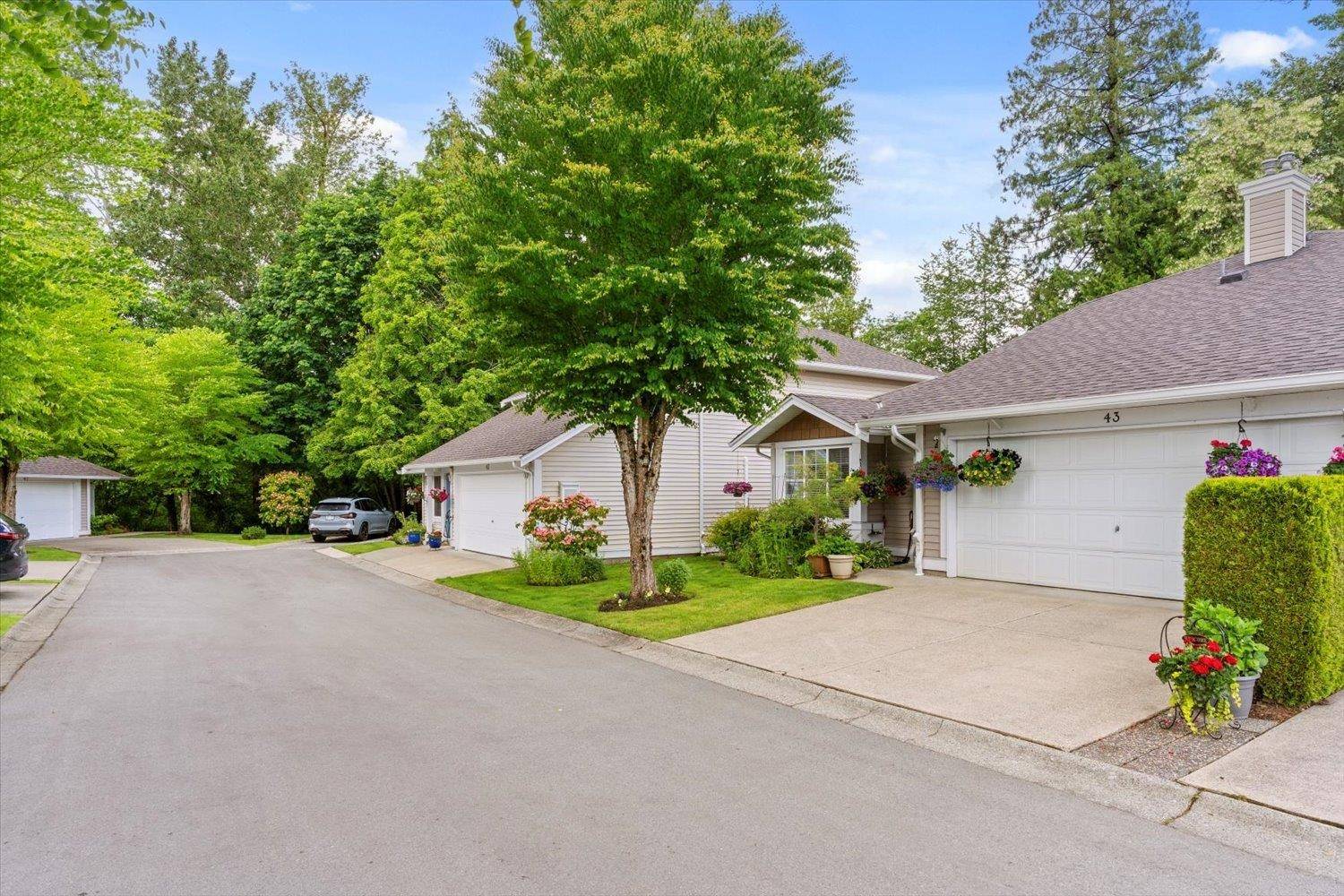 Surrey, BC V3S 9G1,6885 184 ST #43