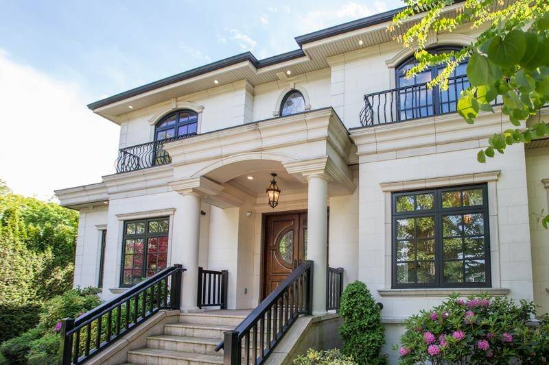 Vancouver, BC V6R 2M3,4416 W 11th AVE
