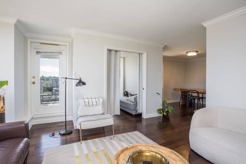 Vancouver, BC V6J 4R8,1590 W 8th AVE #1304
