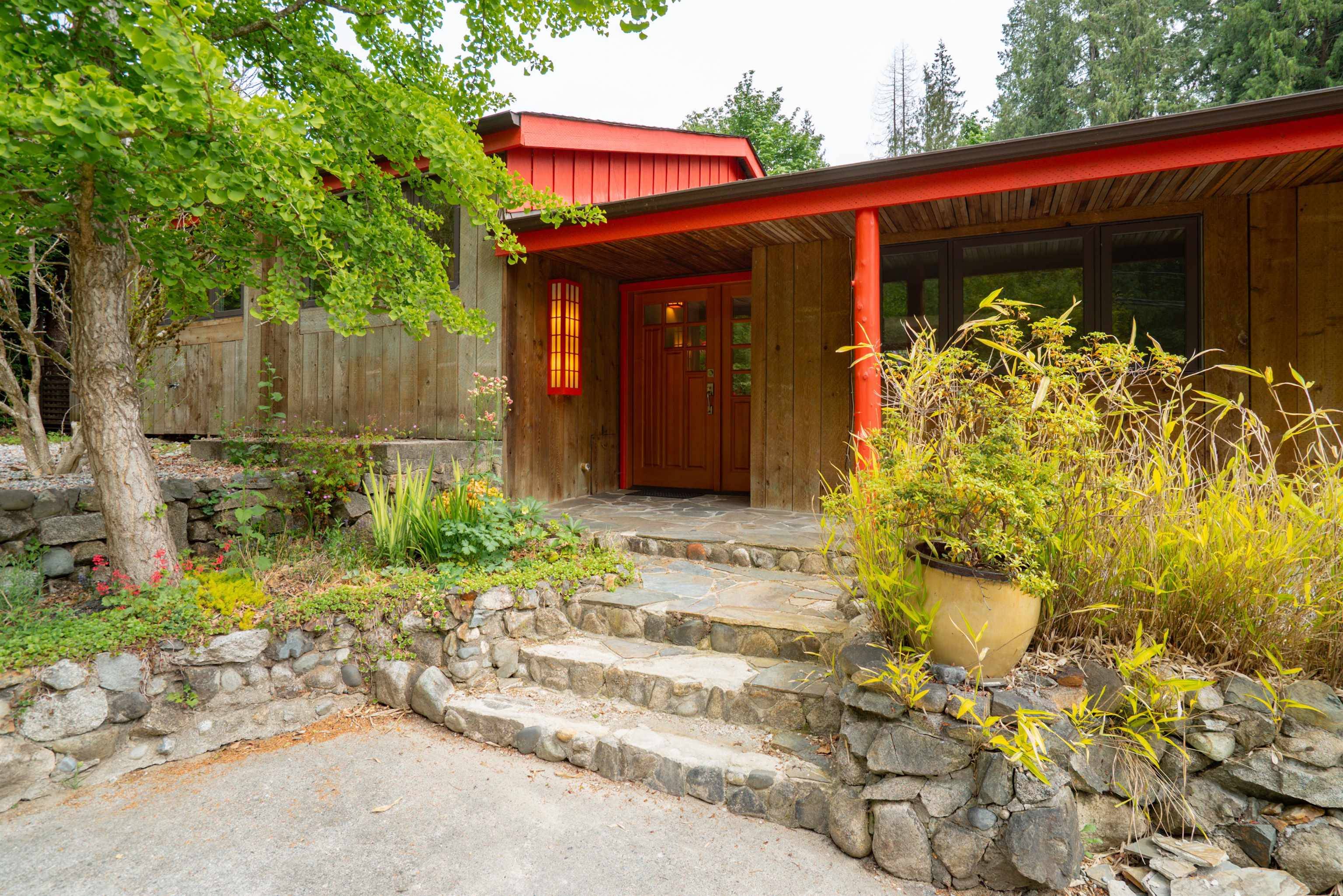 Roberts Creek, BC V0N 2W2,1170 Flume RD