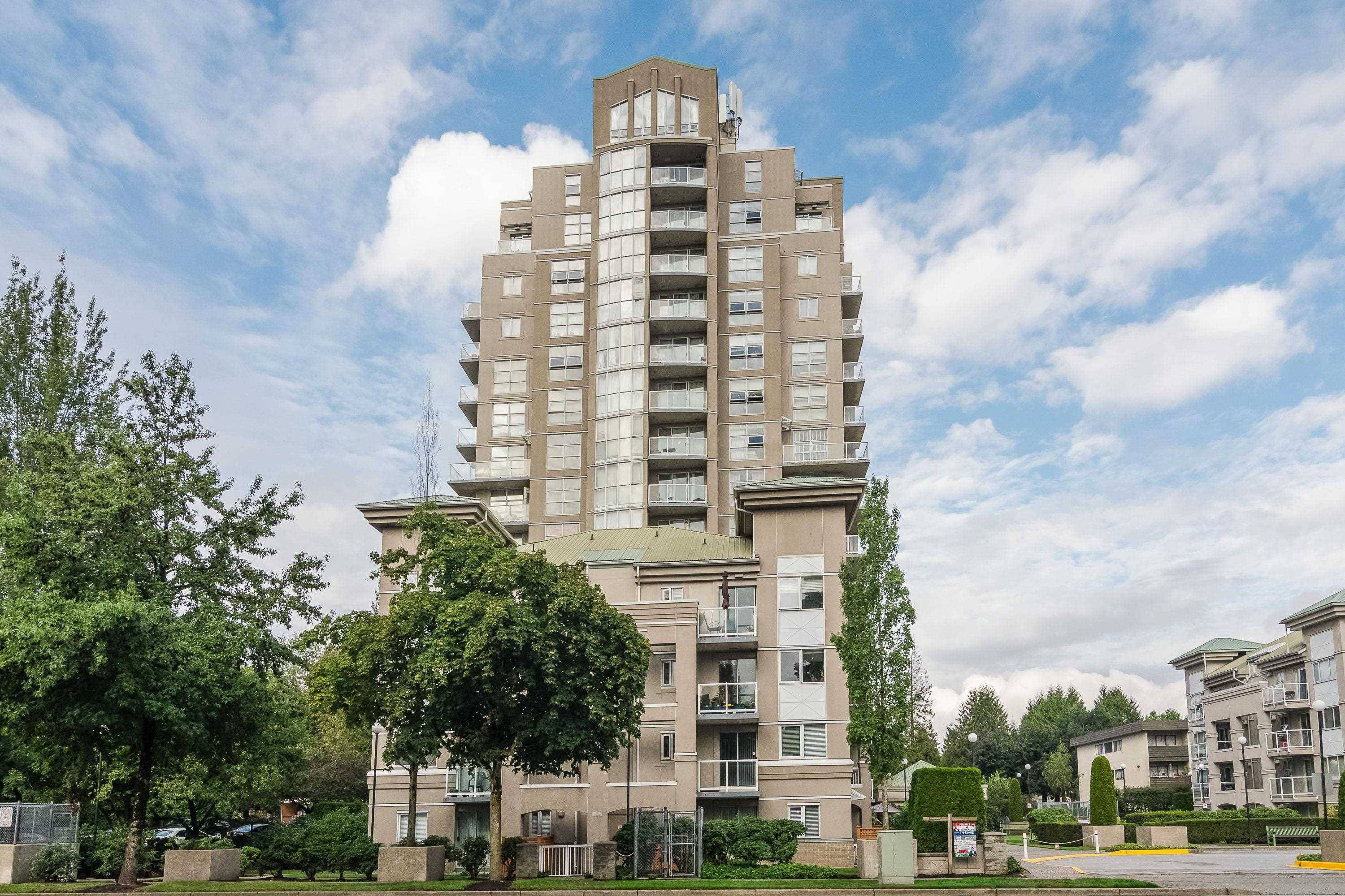 Surrey, BC V3T 5T8,10523 University DR #1301