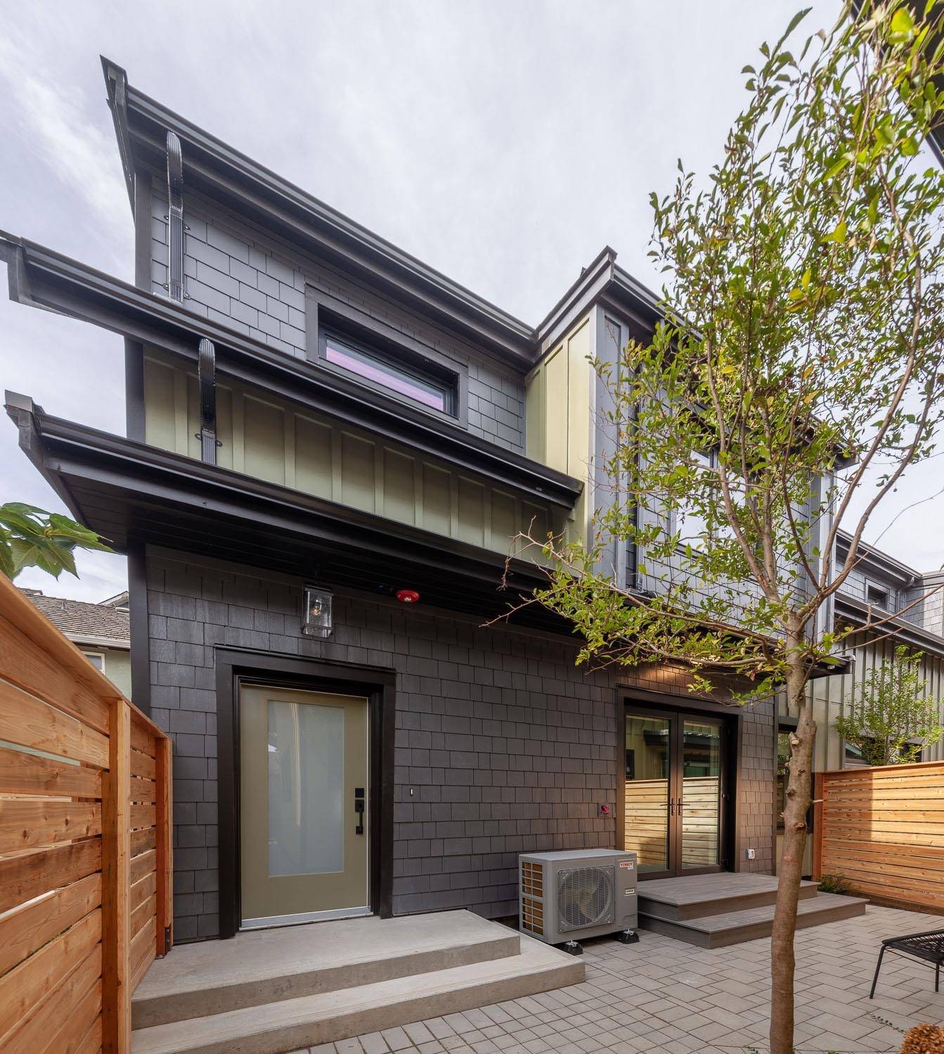 Vancouver, BC V5L 2N6,1071 Semlin DR