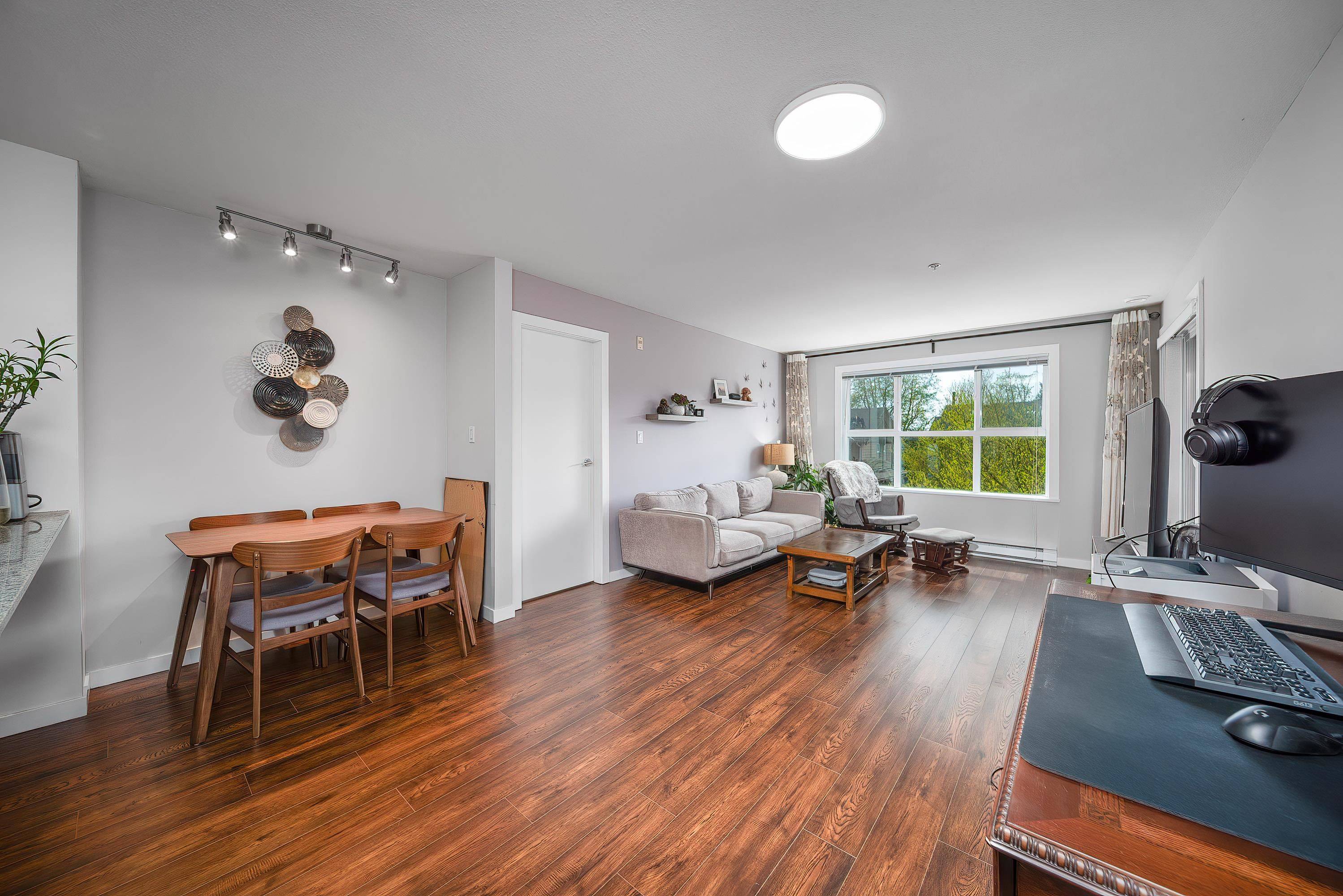 Burnaby, BC V5J 0C2,5885 Irmin ST #214