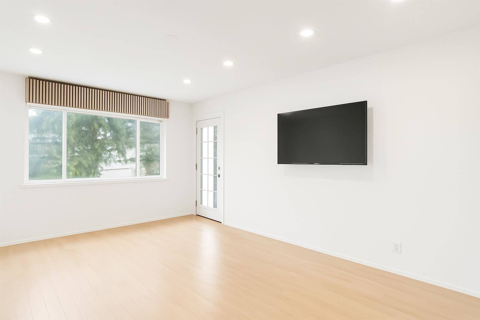 Vancouver, BC V5X 1M7,165 E 55th AVE