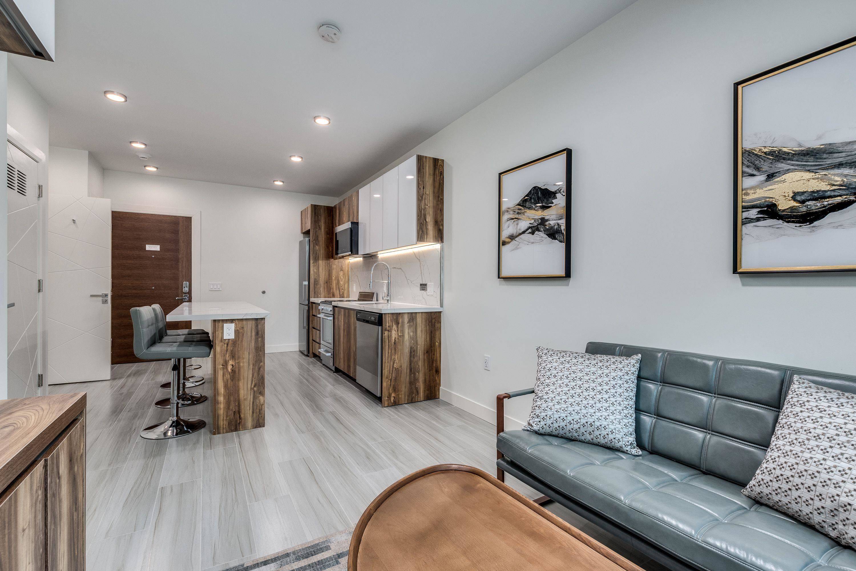 Vancouver, BC V6E 1L4,1168 Pendrell Street #202