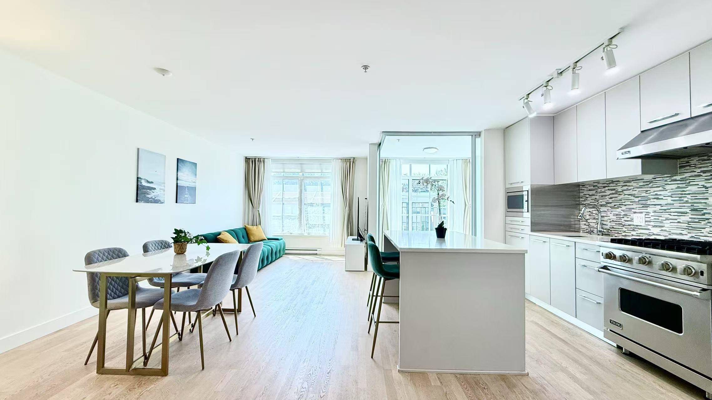 Vancouver, BC V6R 2H6,4355 W 10th AVE #307