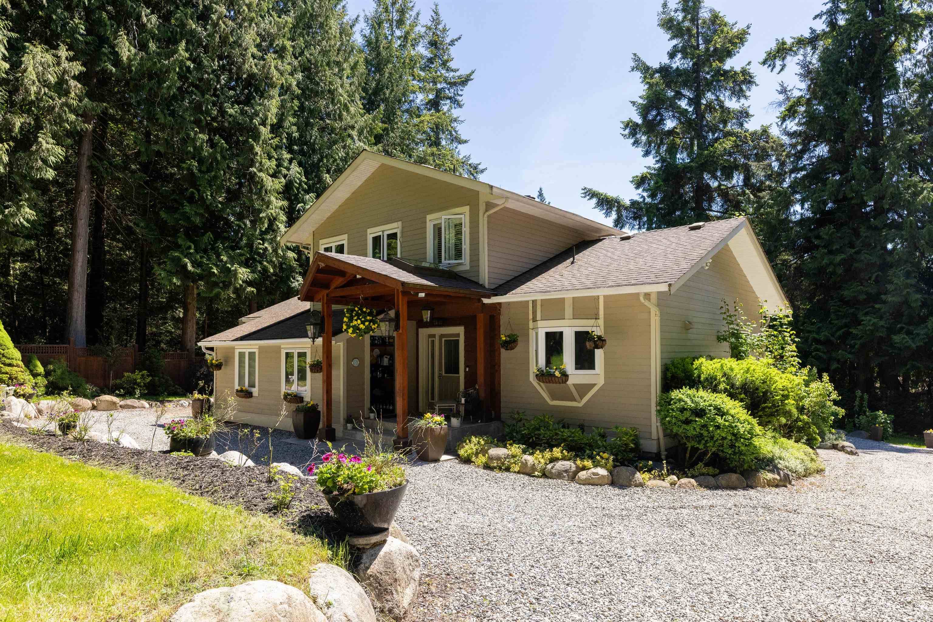 Roberts Creek, BC V0N 2W4,2596 Miles RD