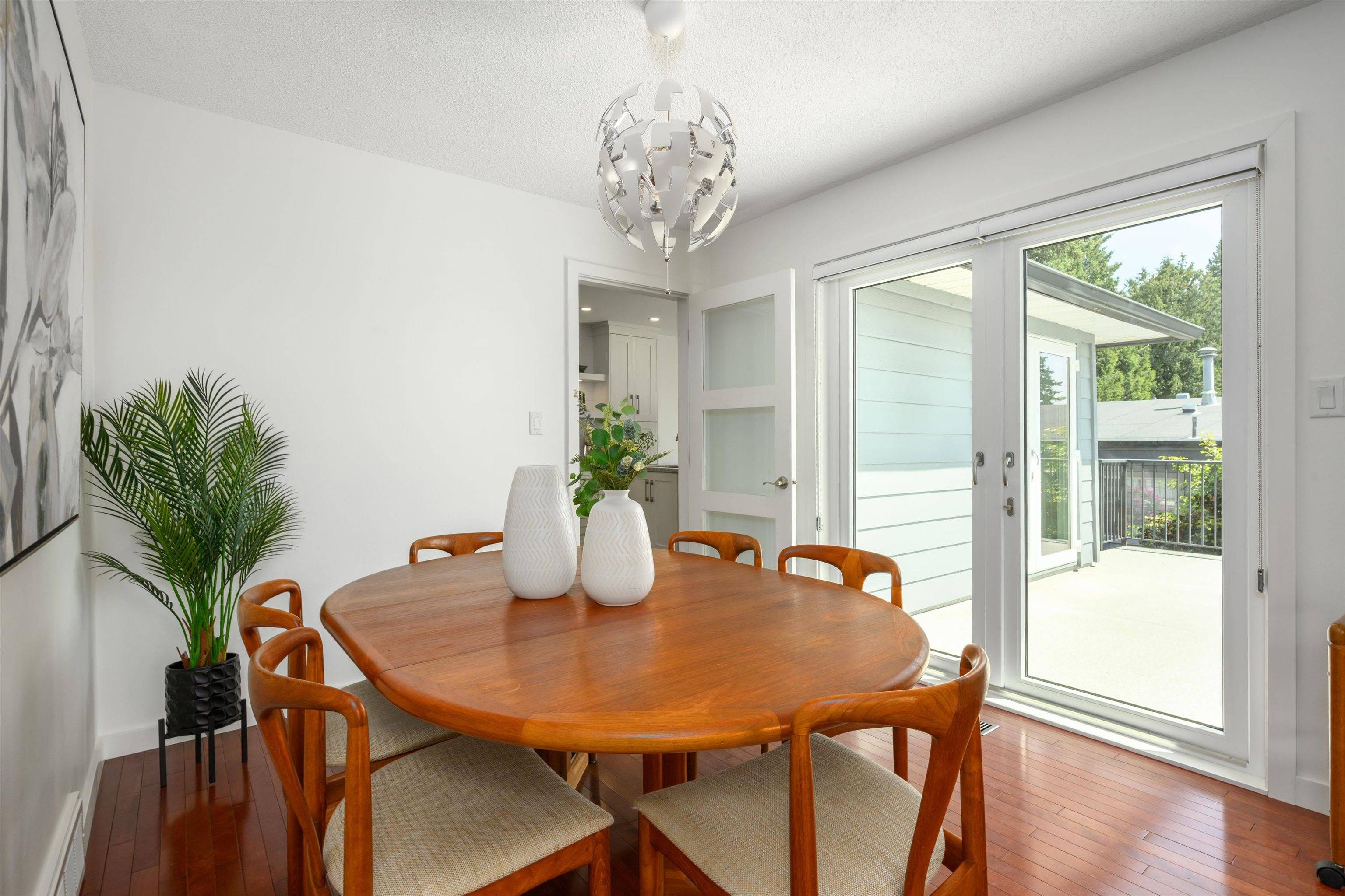 Coquitlam, BC V3K 5R9,2527 Arundel LN
