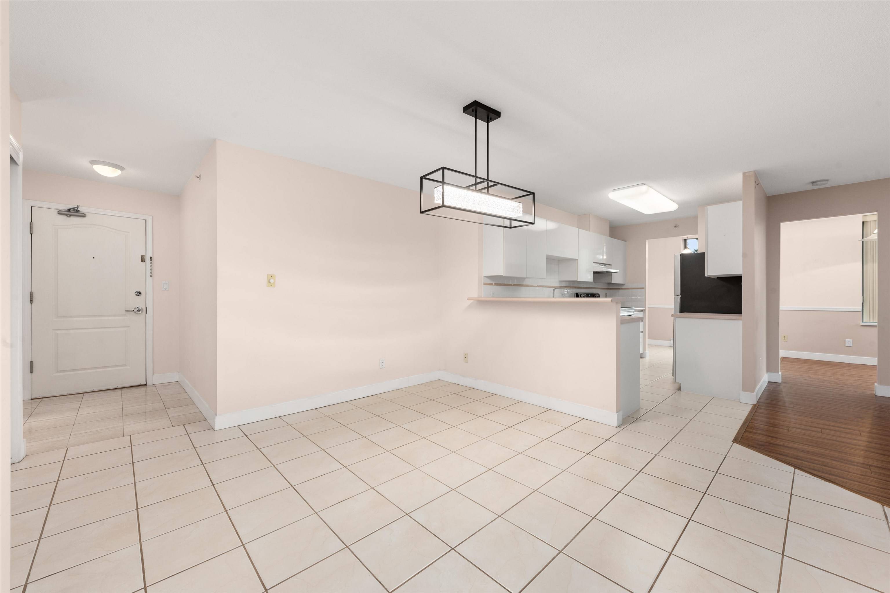 Burnaby, BC V5E 4K2,6622 Southoaks CRES #306